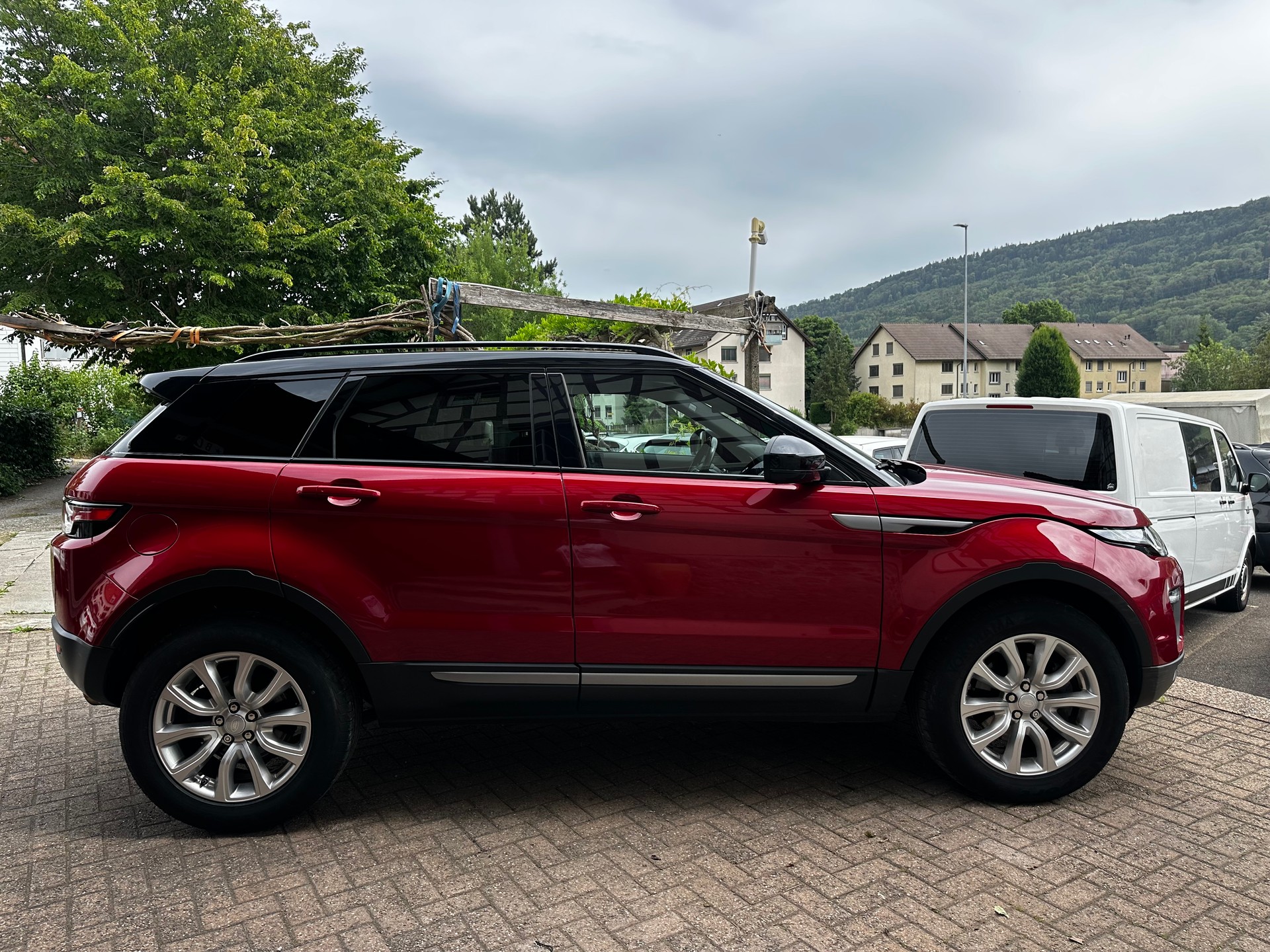 LAND ROVER Range Rover Evoque 2.0 TD4 HSE-image-4