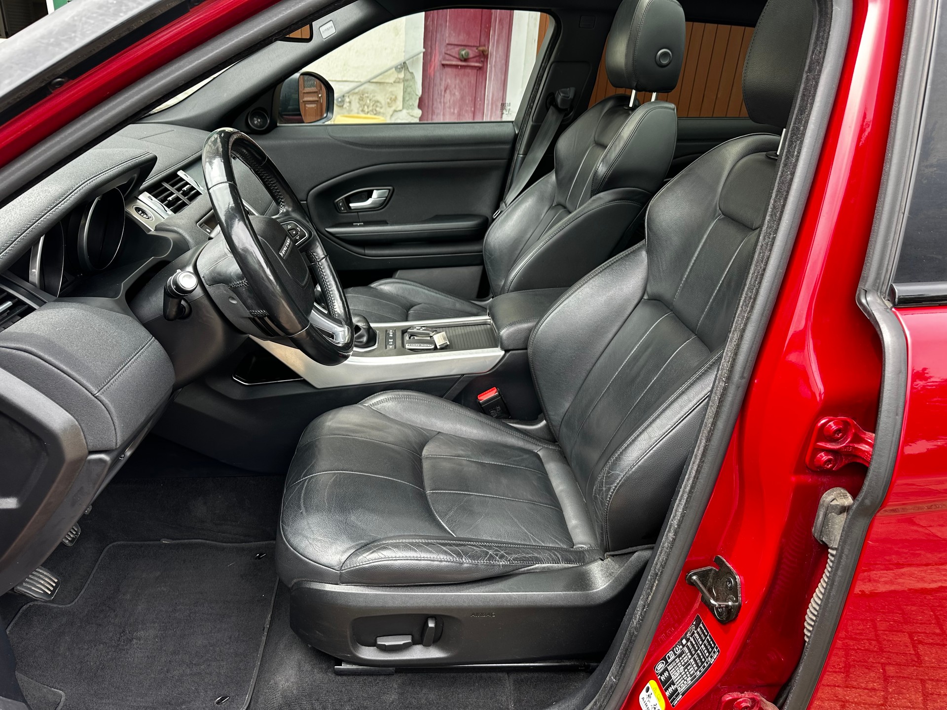 LAND ROVER Range Rover Evoque 2.0 TD4 HSE-image-5