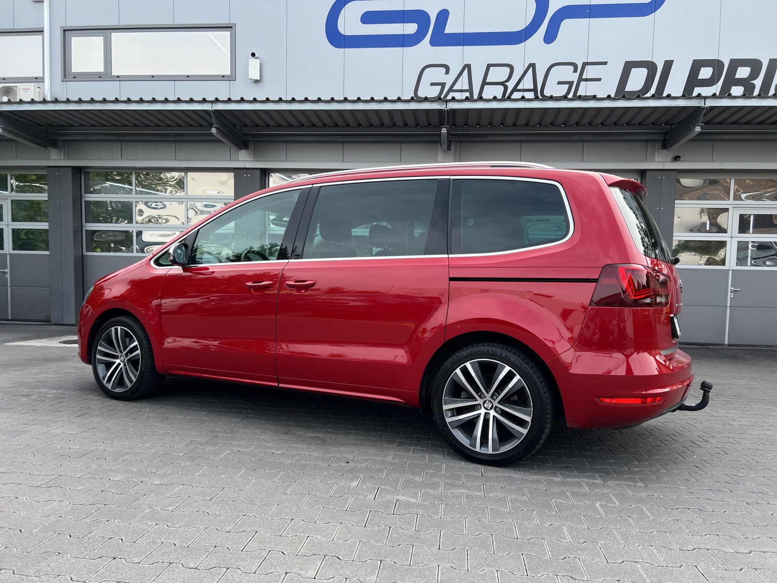 SEAT Alhambra 2.0 TSI FR Line DSG-image-2