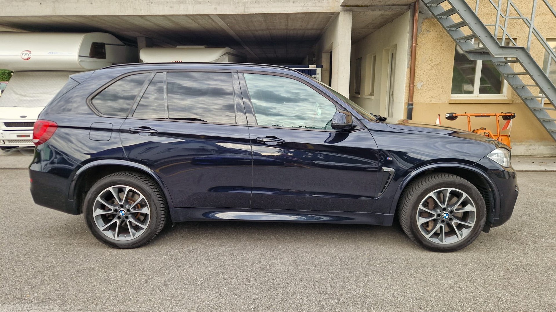 BMW X5 xDrive 50i Steptronic 7-Plätze-image-6
