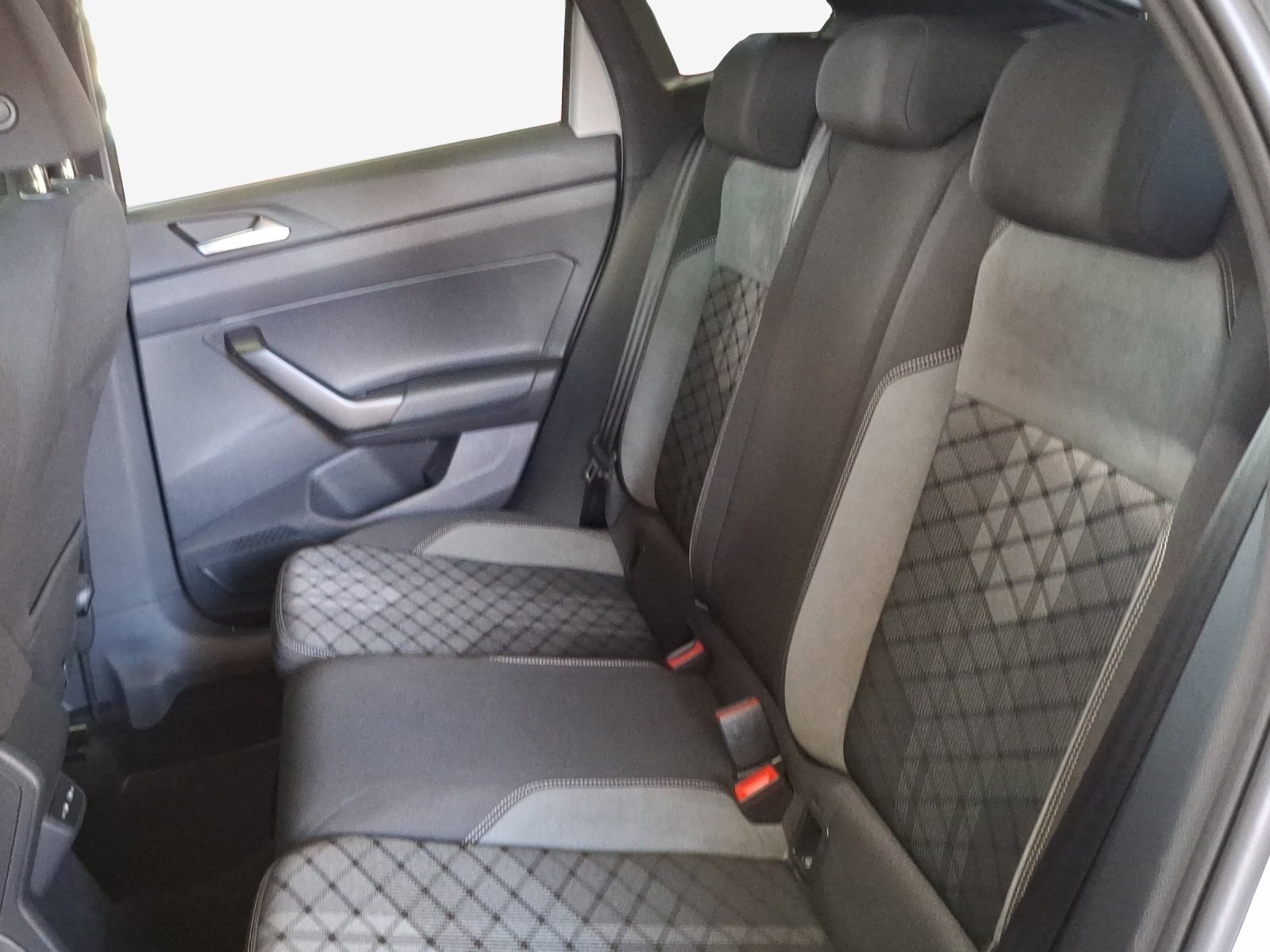 VW Taigo 1.5 TSI R-Line DSG-image-11