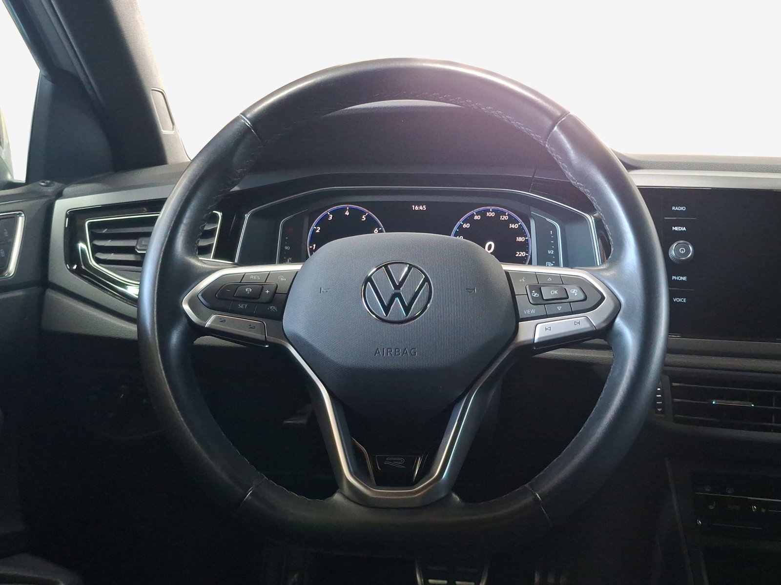 VW Taigo 1.5 TSI R-Line DSG-image-9