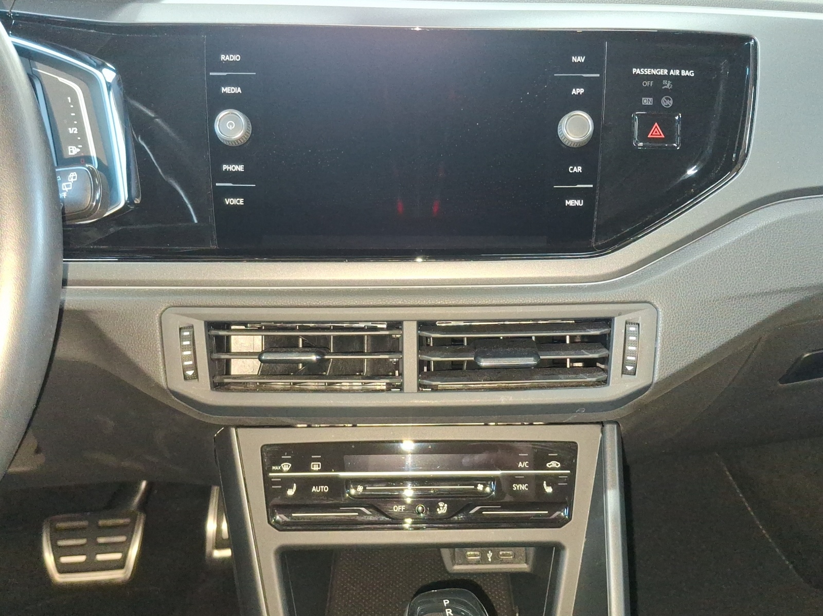 VW Taigo 1.5 TSI R-Line DSG-image-10