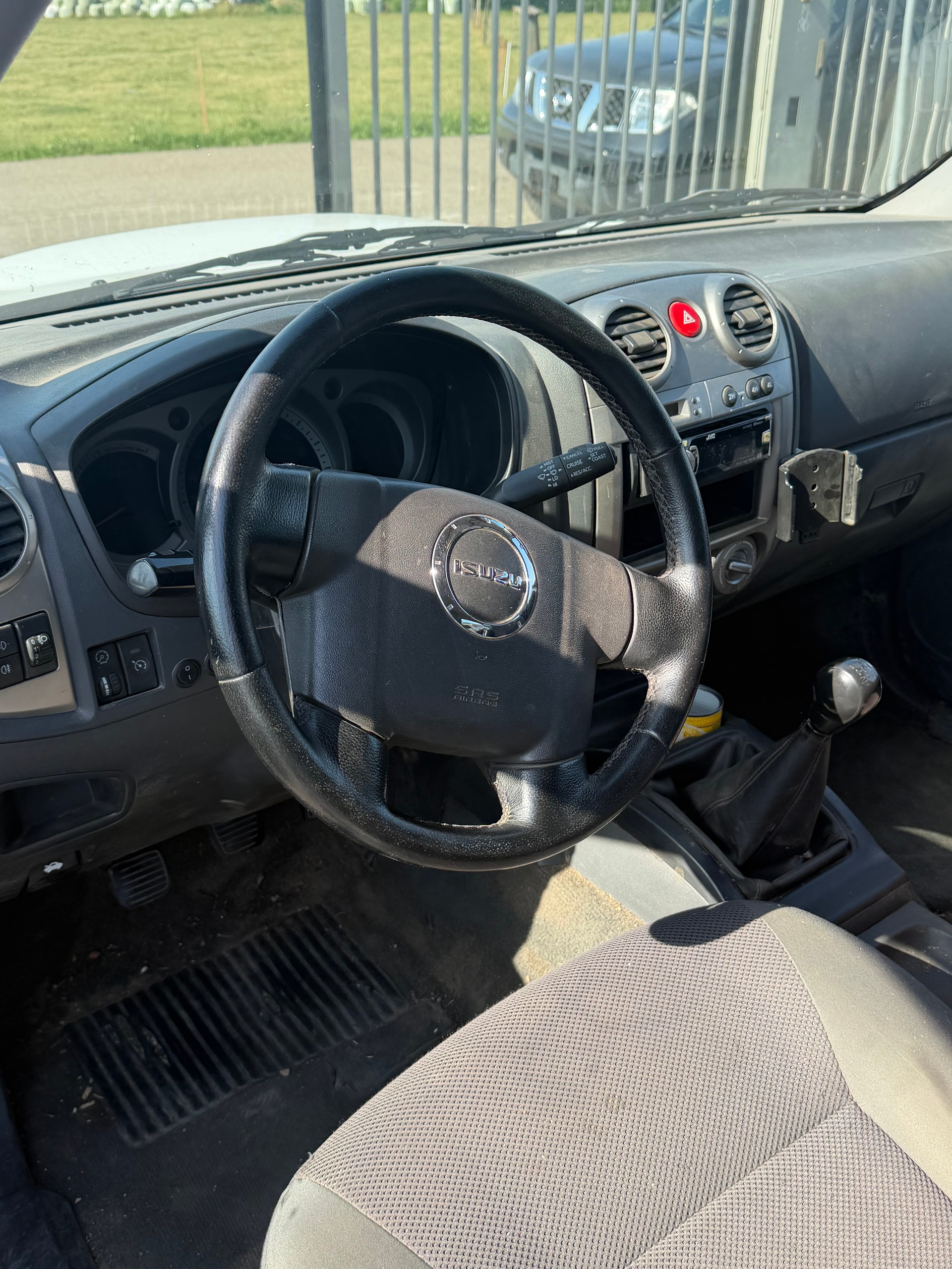 ISUZU TFS85-image-7