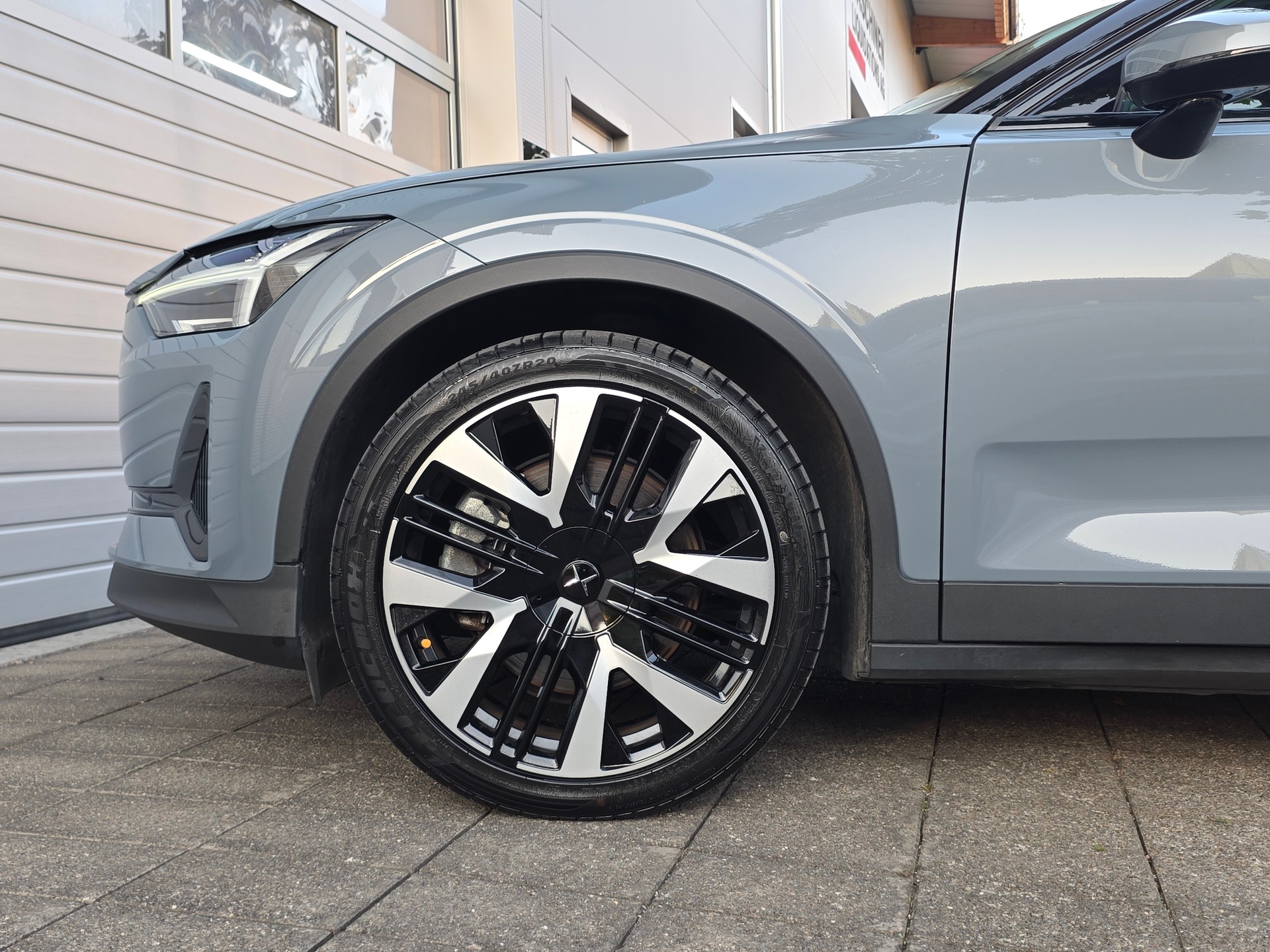 POLESTAR Polestar 2 Long Range Dual 78 kWh MY23 * PERFORMANCE FELGEN - BATT.-ZERTIFIKAT - PLUS PAKET- HARMAN KARDON -GARANTIE BIS 05.2030-image-3