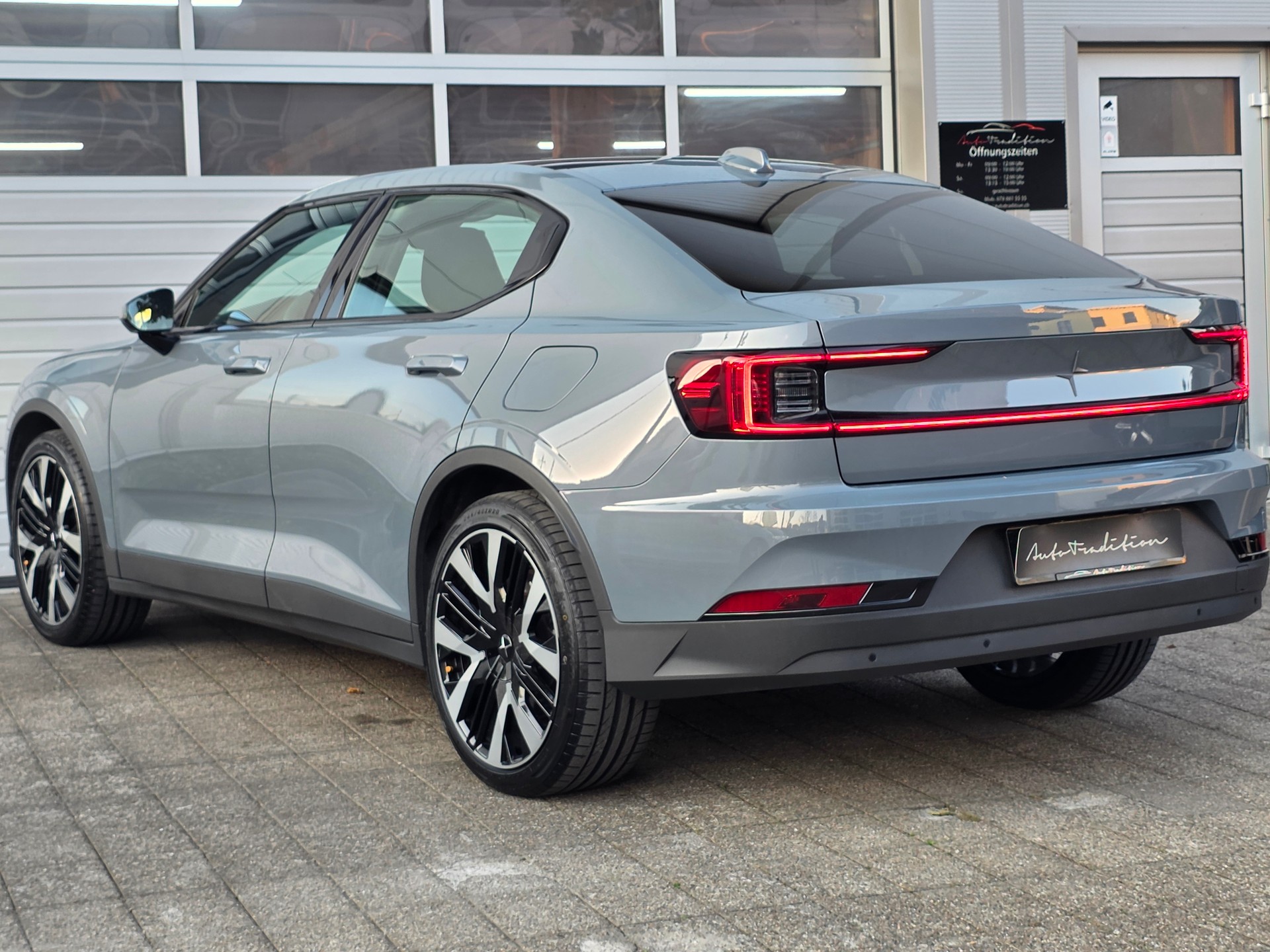 POLESTAR Polestar 2 Long Range Dual 78 kWh MY23 * PERFORMANCE FELGEN - BATT.-ZERTIFIKAT - PLUS PAKET- HARMAN KARDON -GARANTIE BIS 05.2030-image-2
