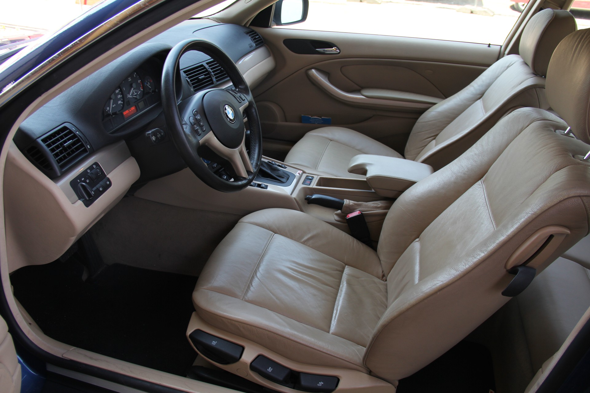 BMW 320Ci Coupé-image-7