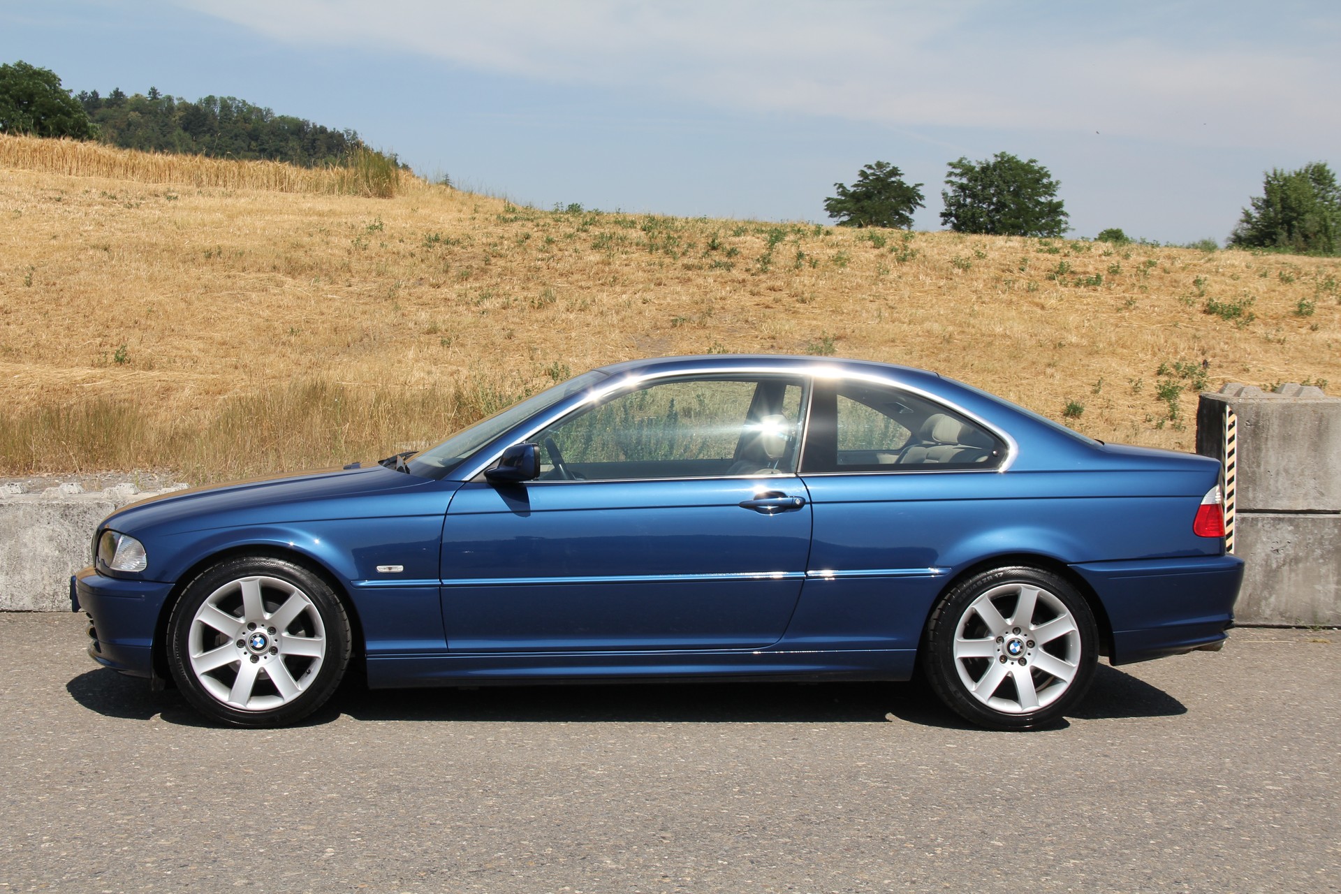 BMW 320Ci Coupé-image-0