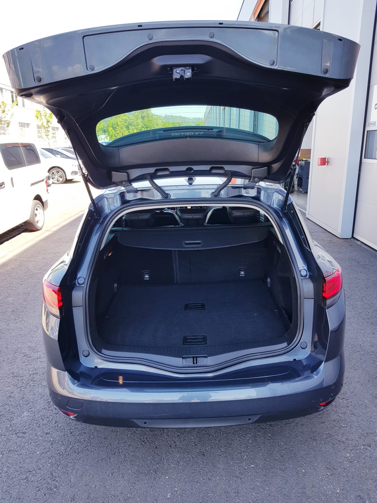 RENAULT Mégane Grandtour 1.3 16V Turbo Techno EDC Leasing Finanzierung Möglich-image-5