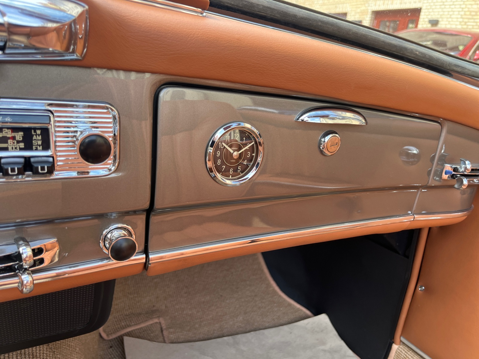 MERCEDES-BENZ 190 SL-image-9