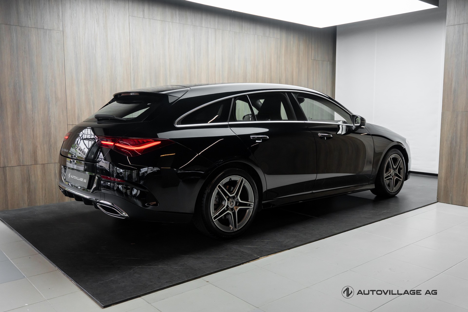 MERCEDES-BENZ CLA Shooting Brake 200 d AMG Line 8G-DCT-image-1