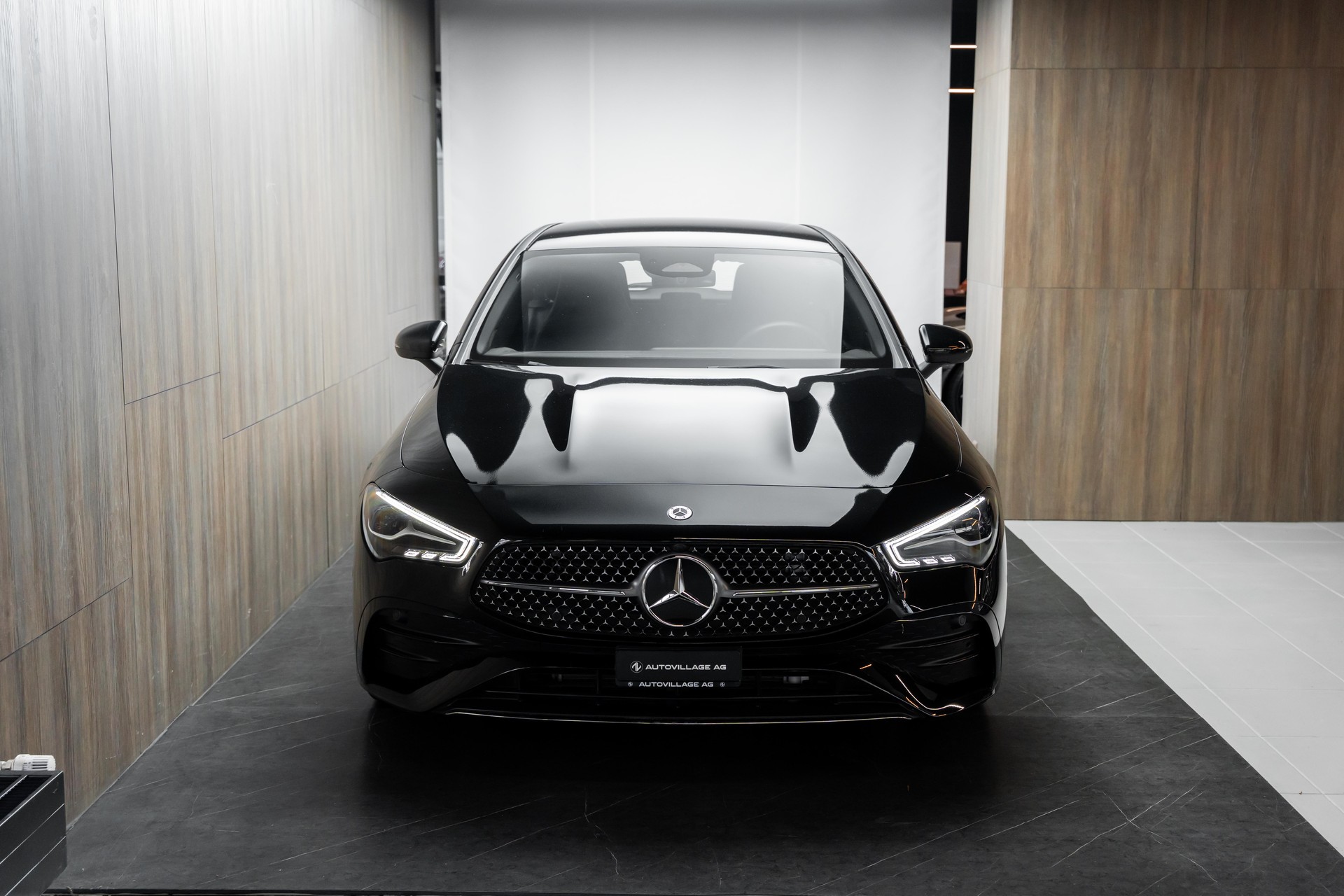 MERCEDES-BENZ CLA Shooting Brake 200 d AMG Line 8G-DCT-image-28