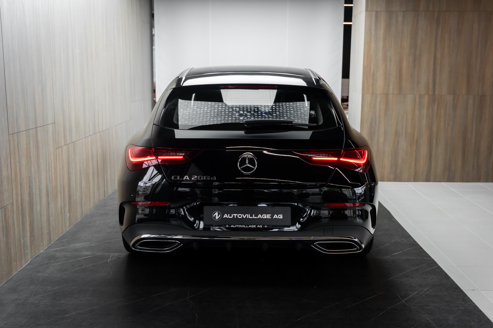 MERCEDES-BENZ CLA Shooting Brake 200 d AMG Line 8G-DCT-image-29