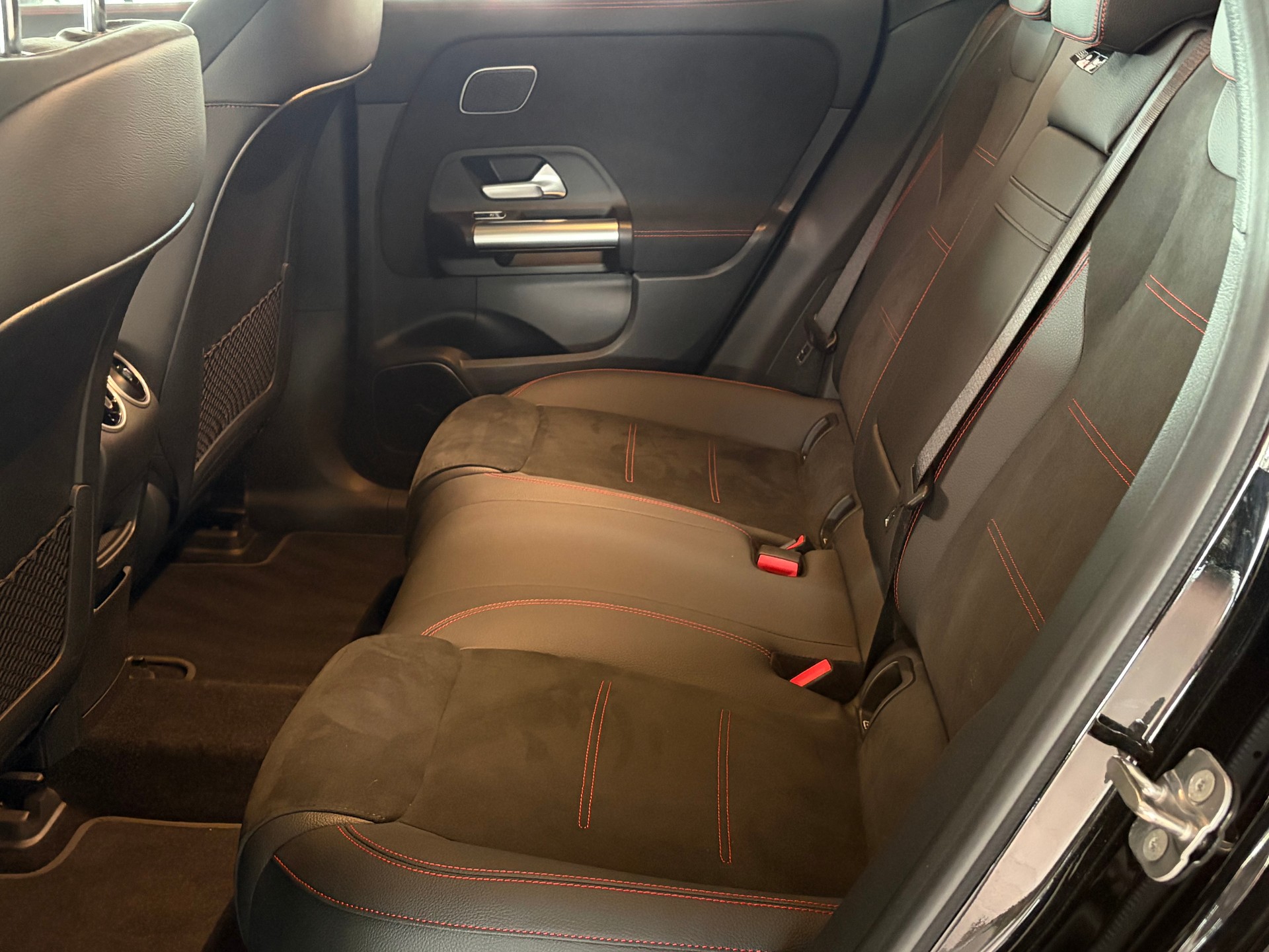 MERCEDES-BENZ EQA 350 4MATIC "Excellence Edition"-image-8
