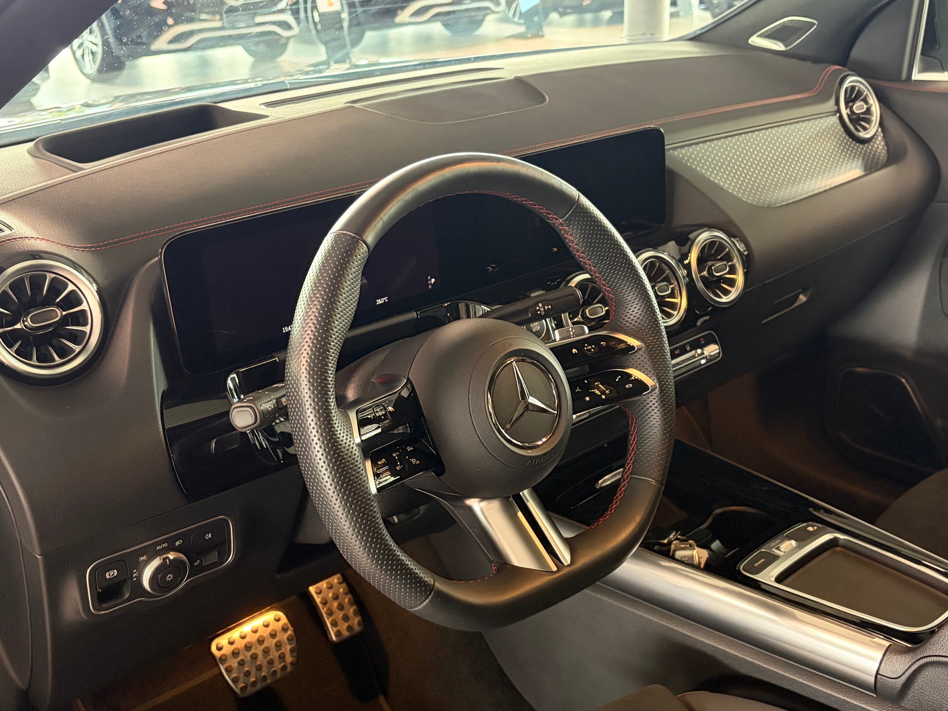 MERCEDES-BENZ EQA 350 4MATIC "Excellence Edition"-image-6