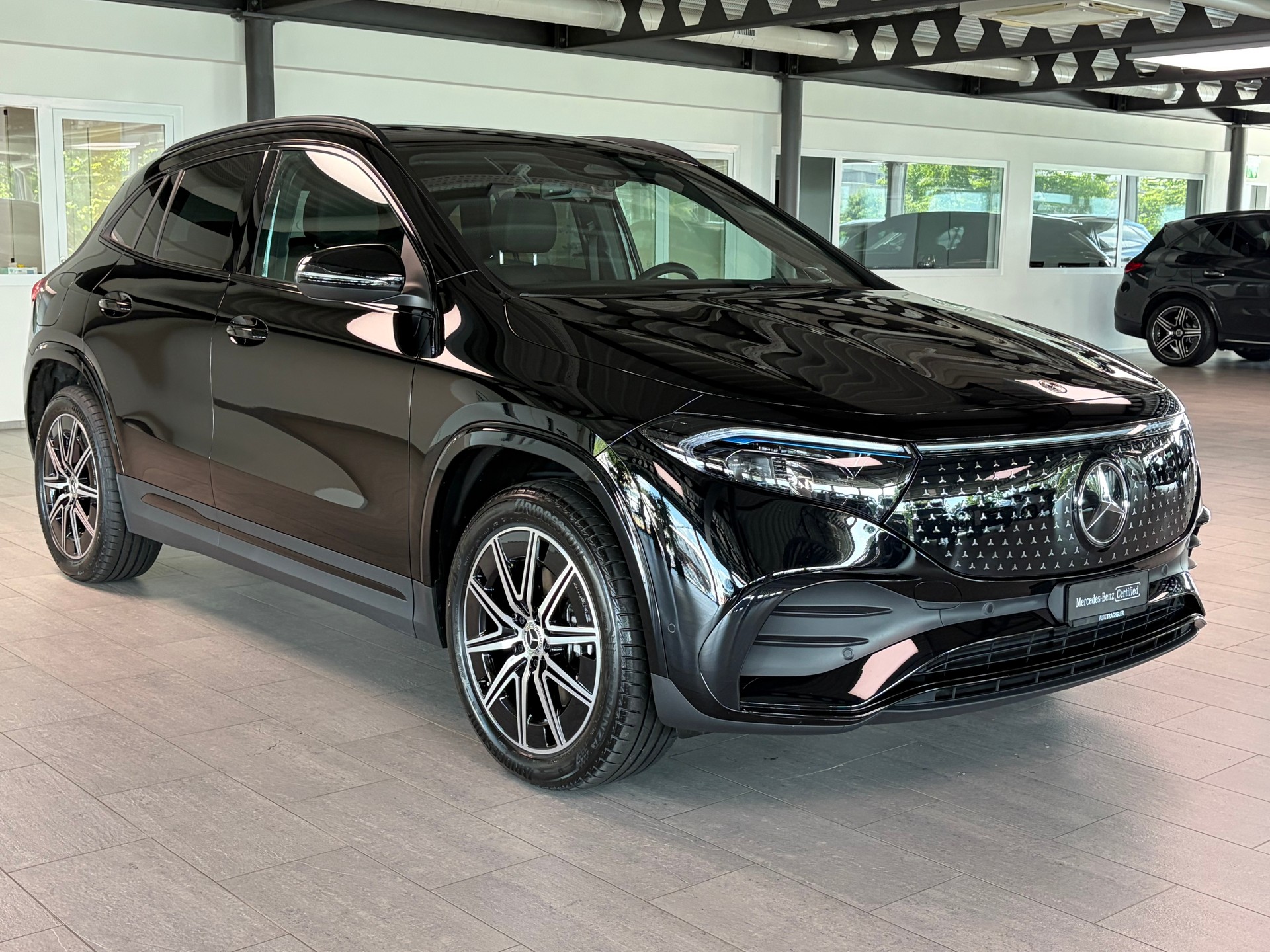 MERCEDES-BENZ EQA 350 4MATIC "Excellence Edition"-image-3