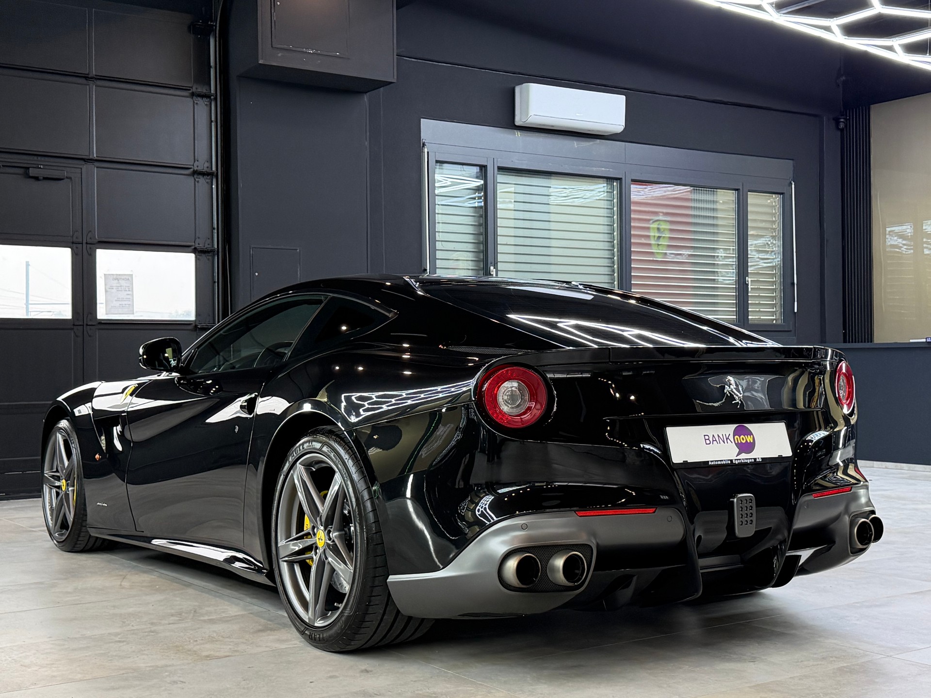 FERRARI F12 Berlinetta-image-6