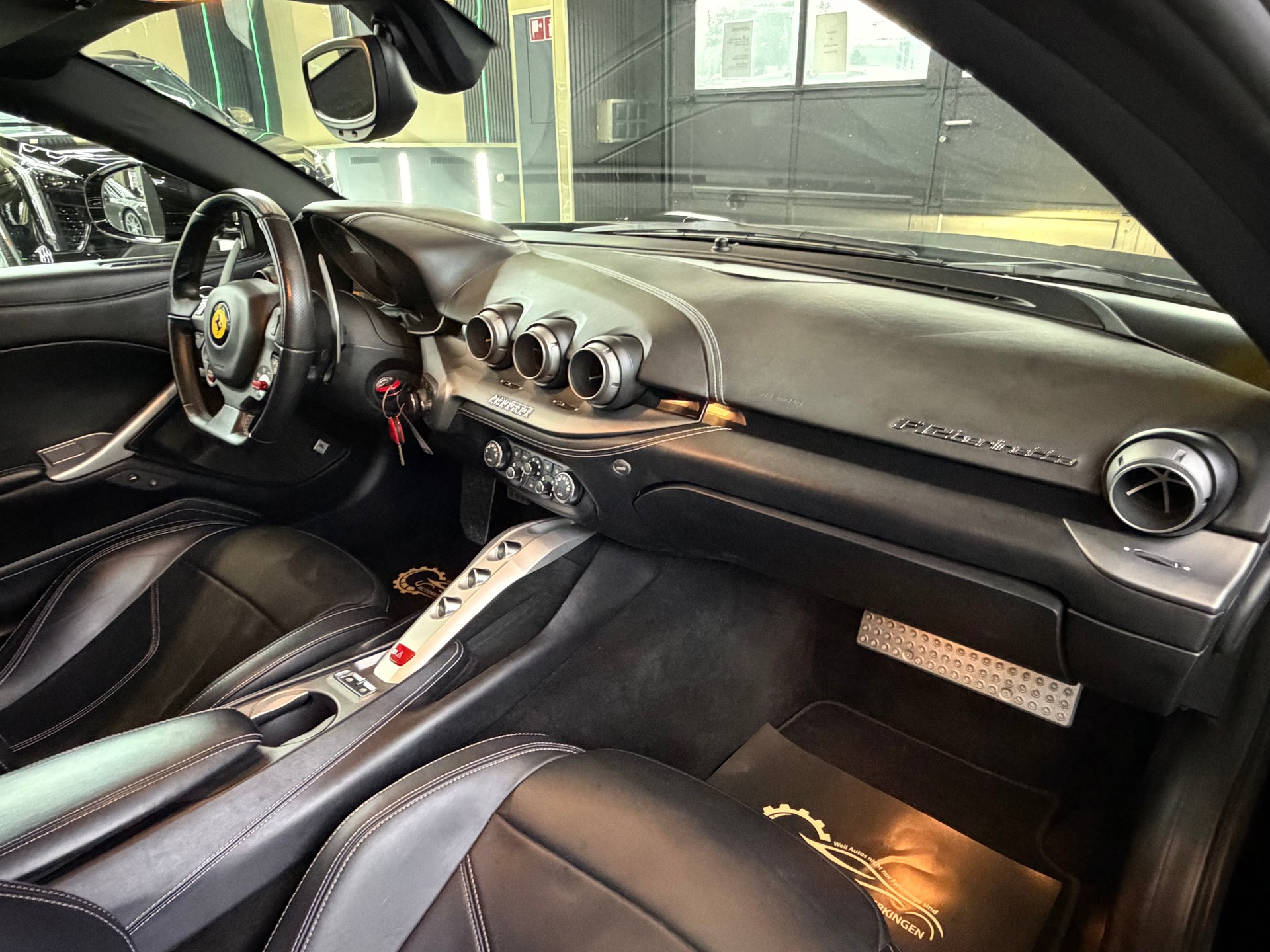 FERRARI F12 Berlinetta-image-12
