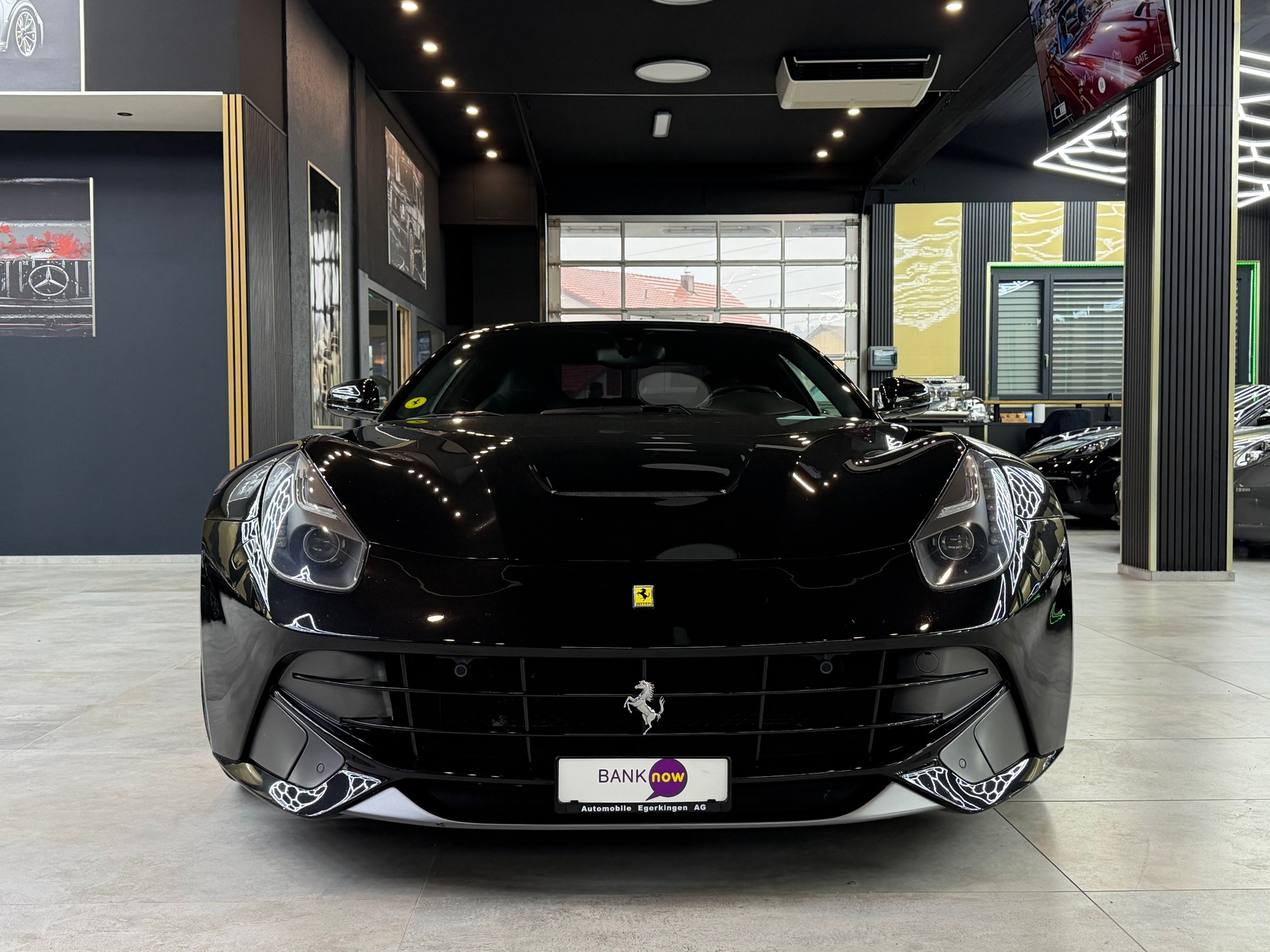 FERRARI F12 Berlinetta-image-1