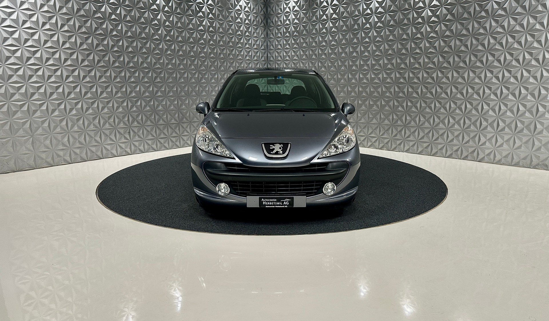 PEUGEOT 207 1.4 16V Trendy-image-1