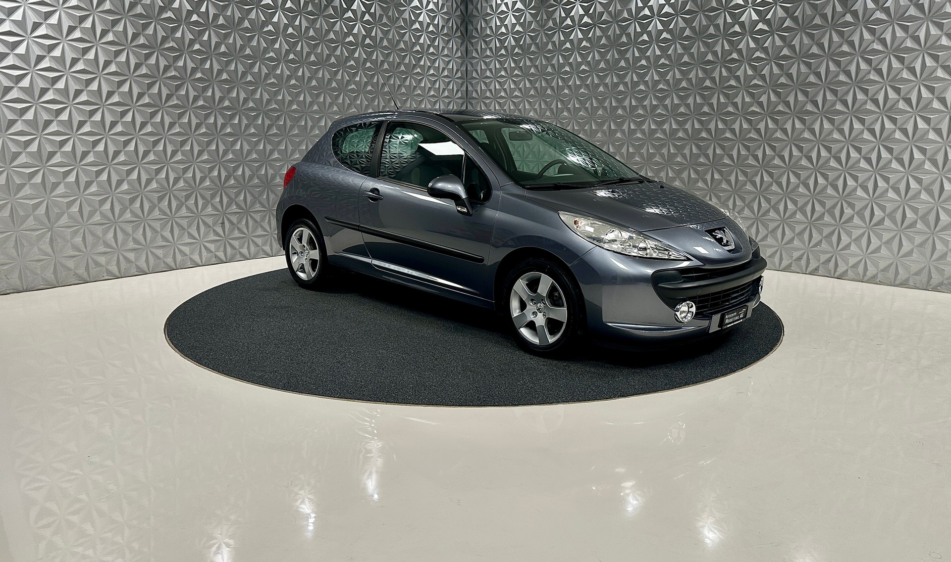 PEUGEOT 207 1.4 16V Trendy-image-2
