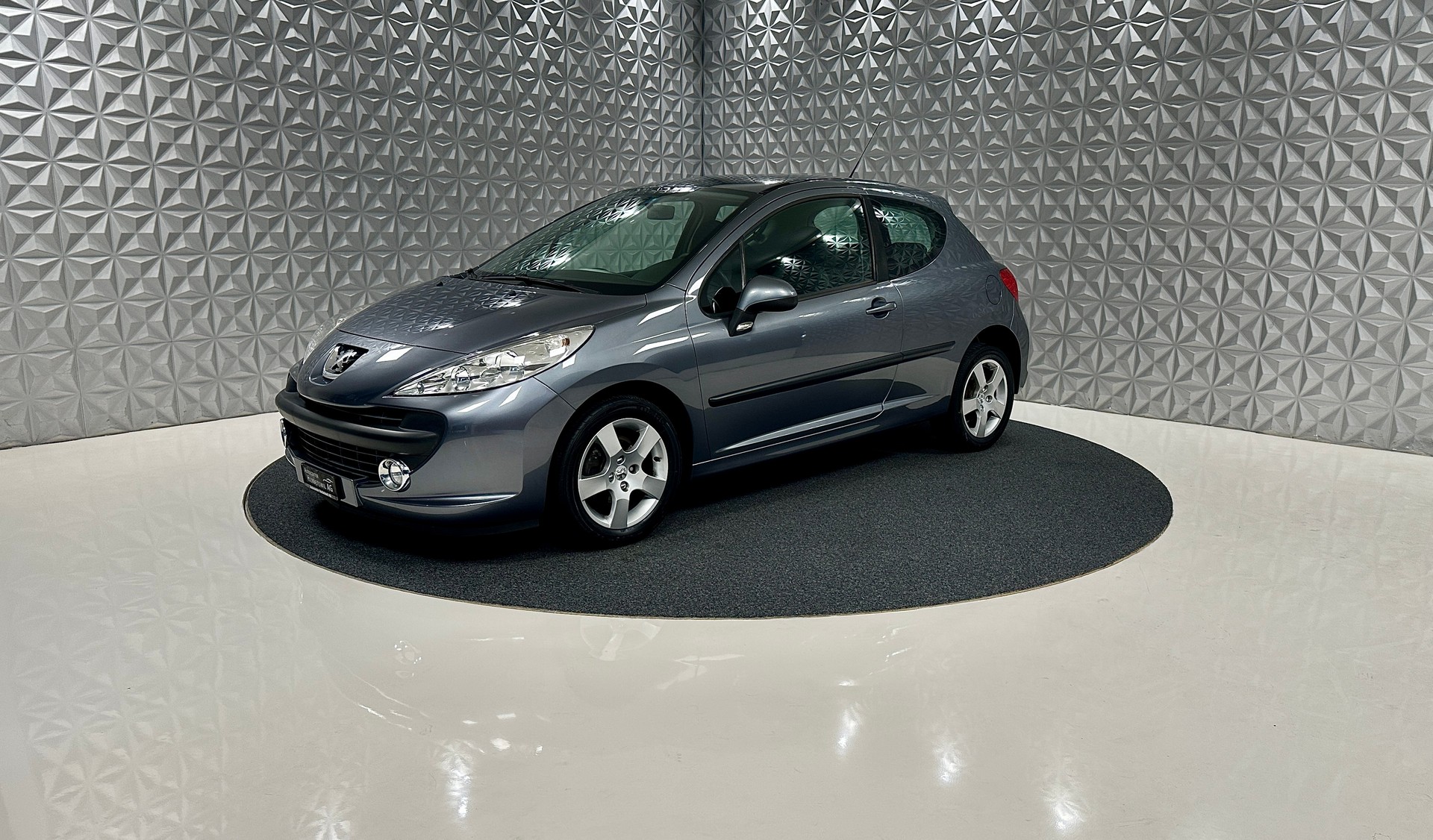 PEUGEOT 207 1.4 16V Trendy-image-0