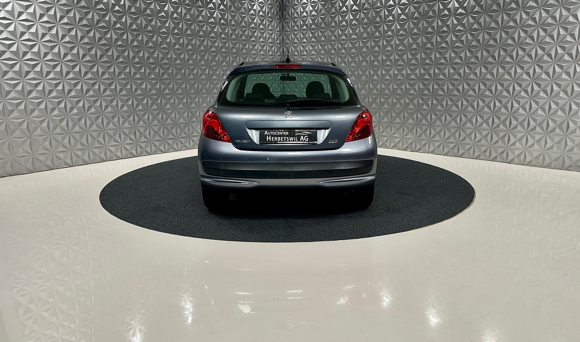 PEUGEOT 207 1.4 16V Trendy-image-5