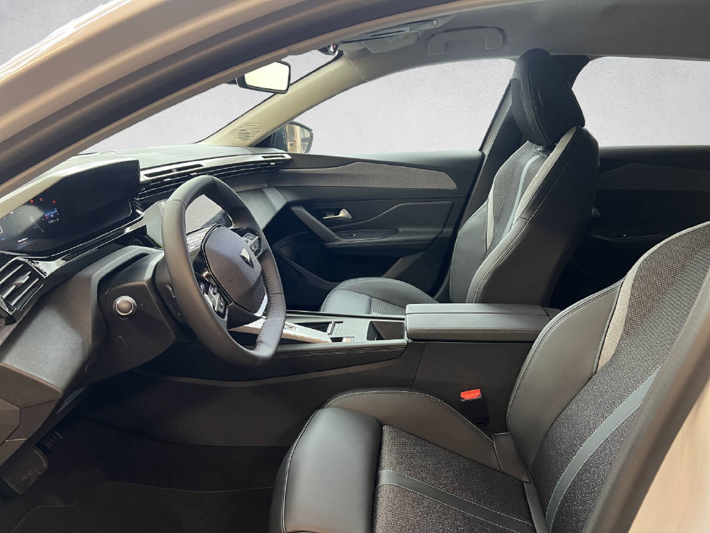PEUGEOT 308 SW 1.5 BlueHDi Allure-image-9