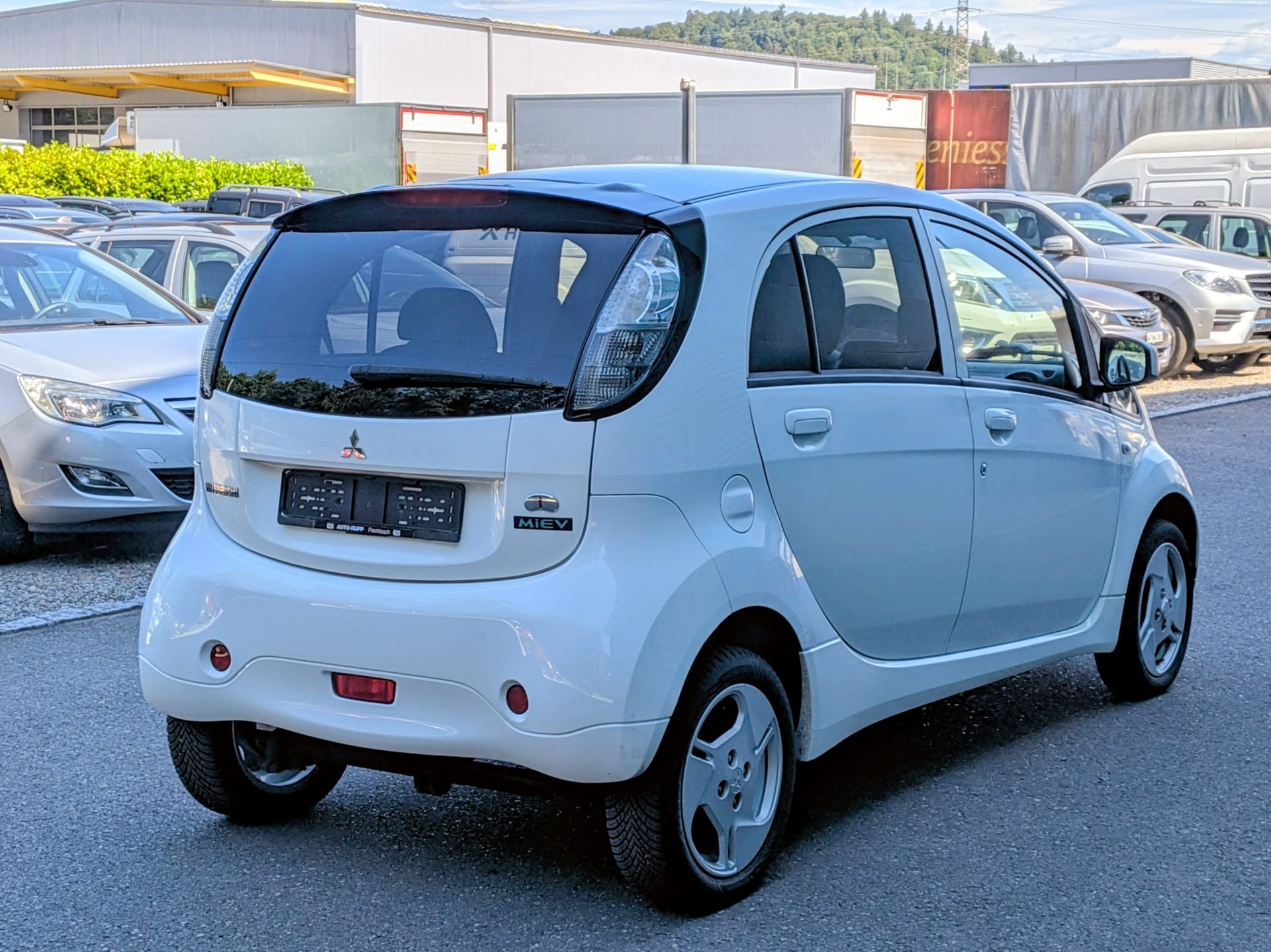 MITSUBISHI i MiEV-image-4