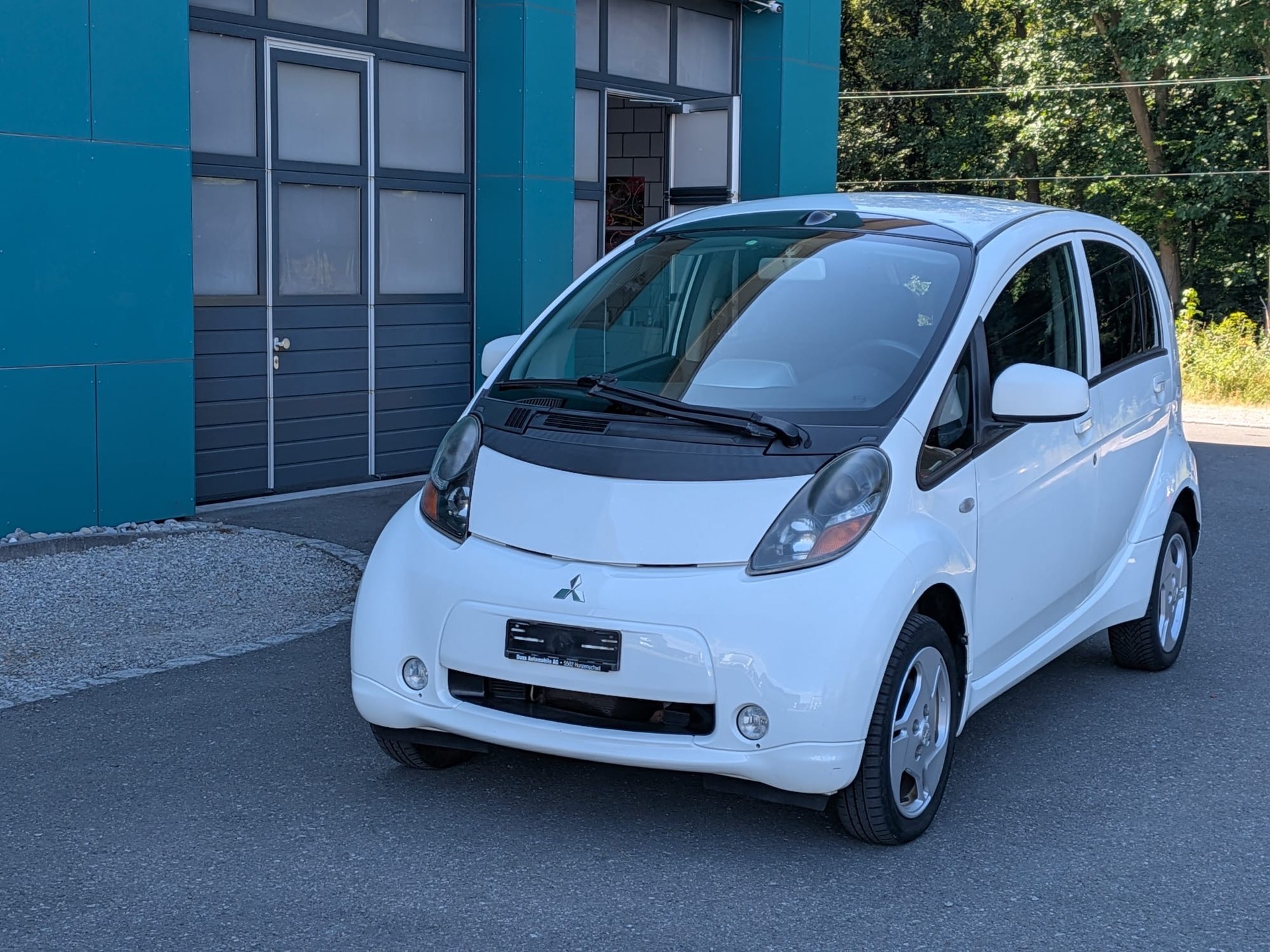 MITSUBISHI i MiEV-image-3