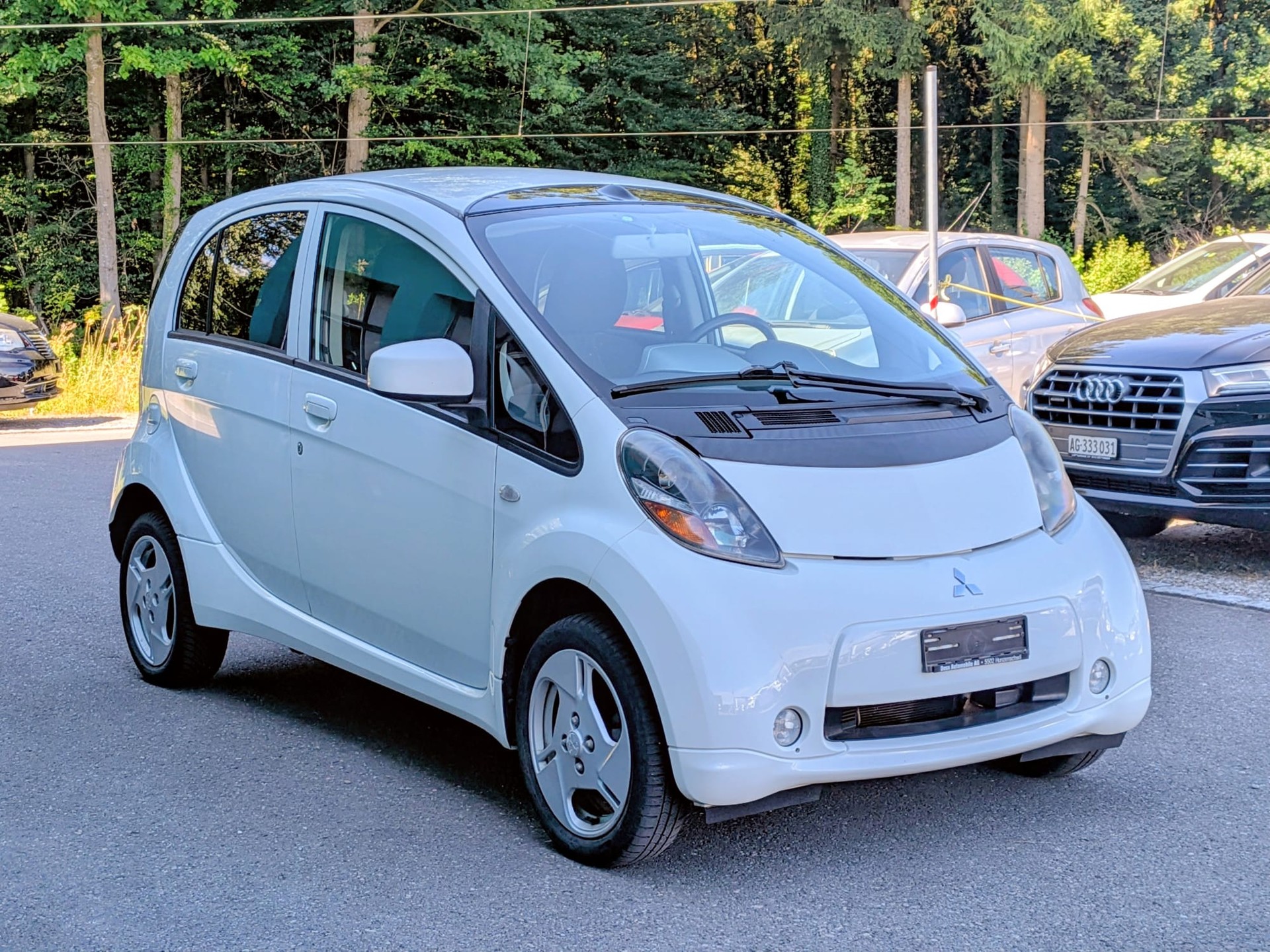 MITSUBISHI i MiEV-image-1