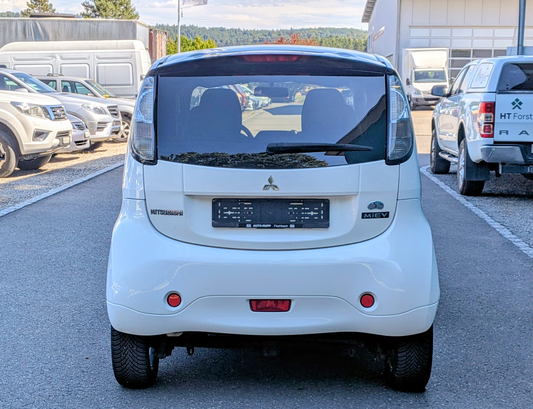 MITSUBISHI i MiEV-image-5