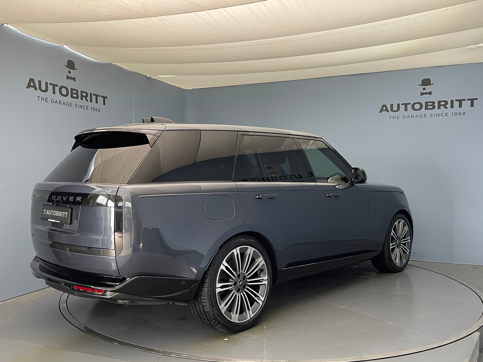 LAND ROVER Range Rover 4.4 V8 Autobiography-image-3