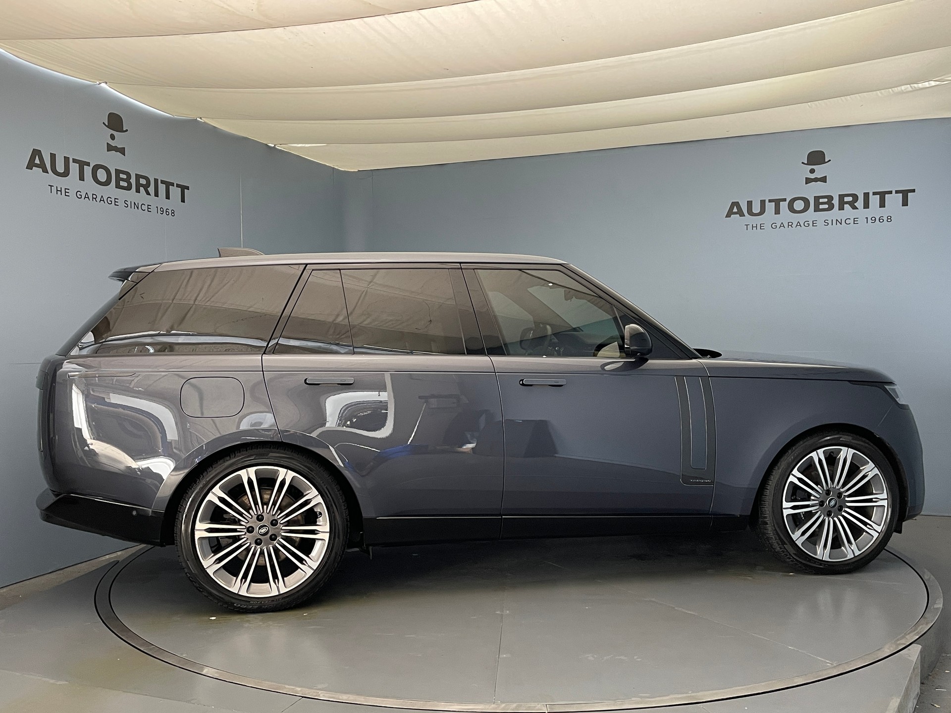LAND ROVER Range Rover 4.4 V8 Autobiography-image-2