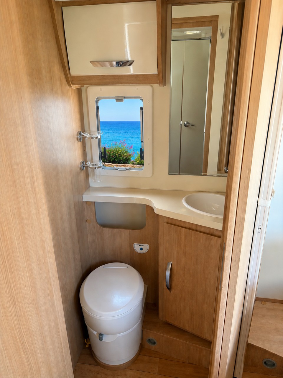 MCLOUIS Nevis 379-image-12