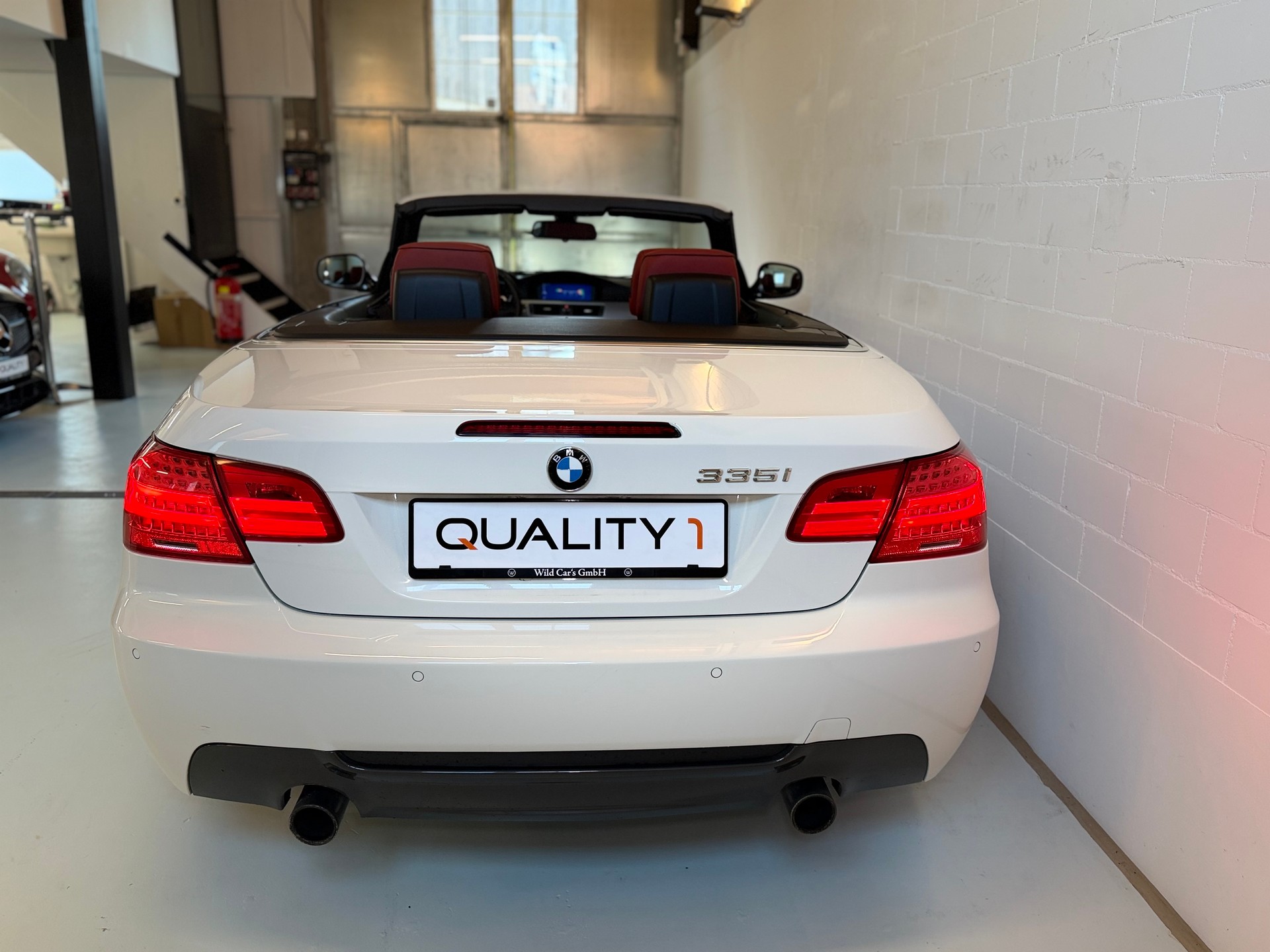 BMW 335i Cabriolet DSG-image-6