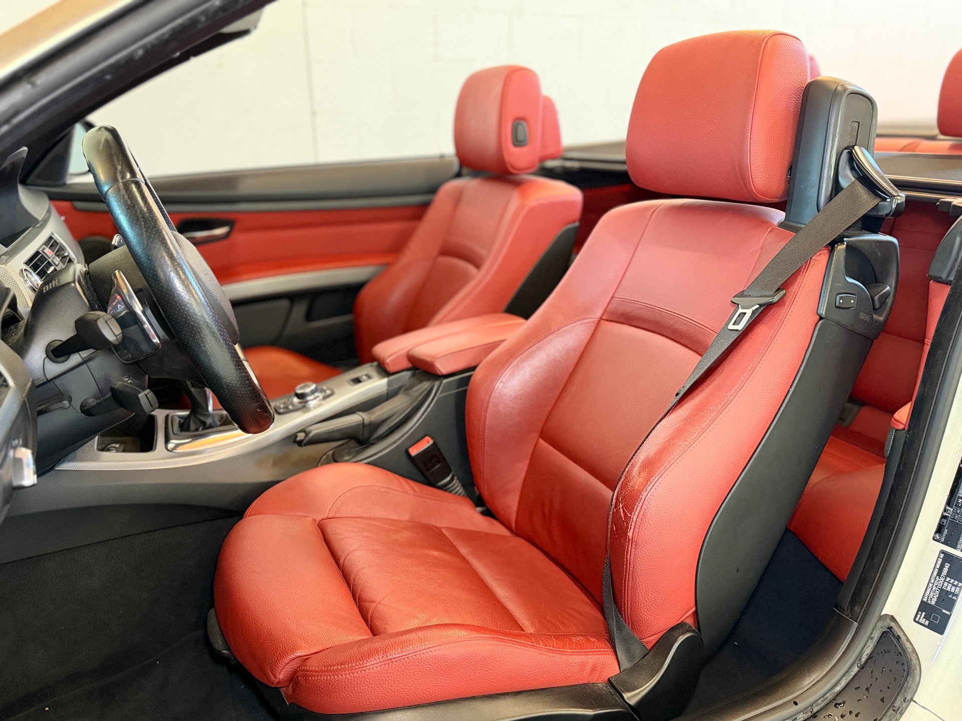 BMW 335i Cabriolet DSG-image-10