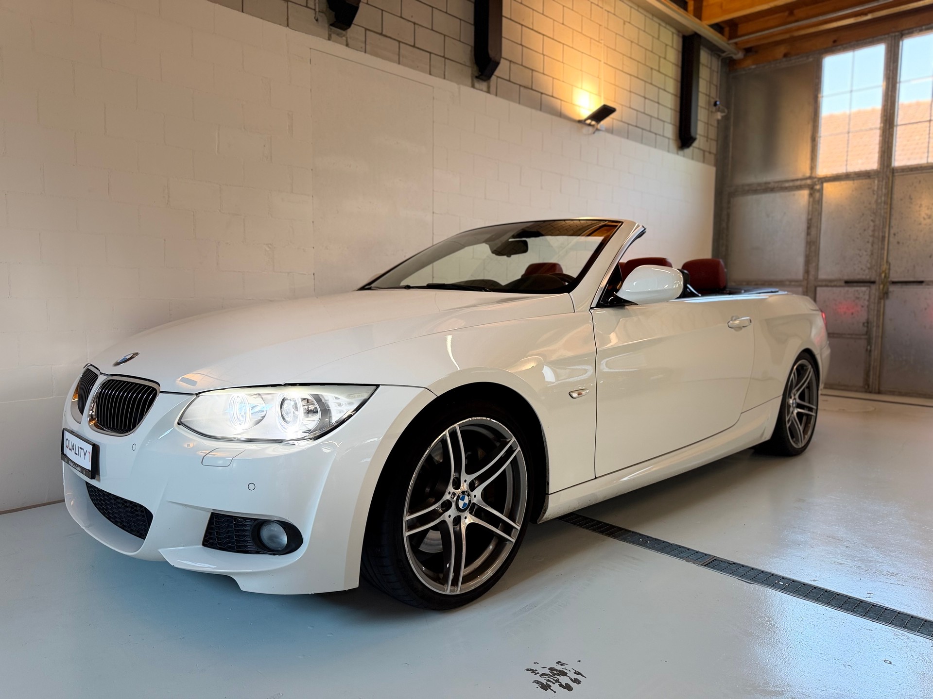 BMW 335i Cabriolet DSG-image-0