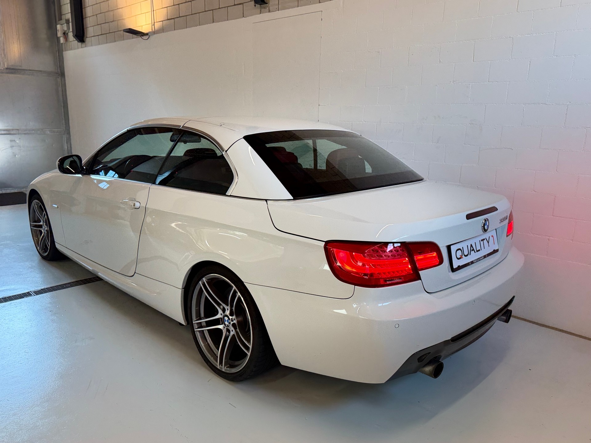 BMW 335i Cabriolet DSG-image-4