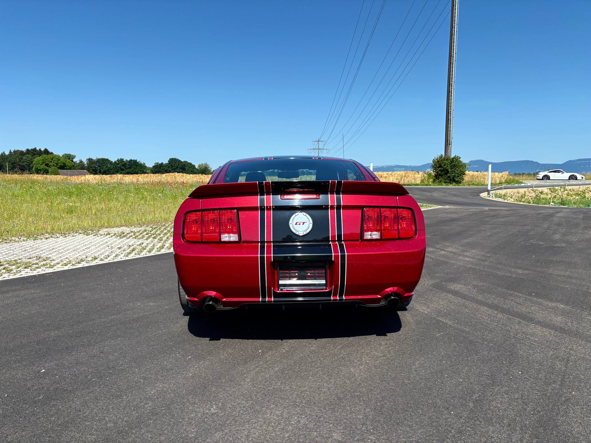 FORD GT-image-3