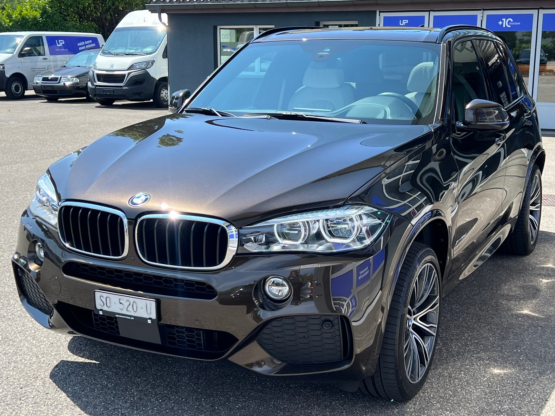 BMW X5 30d xDrive SAG * M Paket * 1. Hand * AHK 3.5T *-showroom-element-1