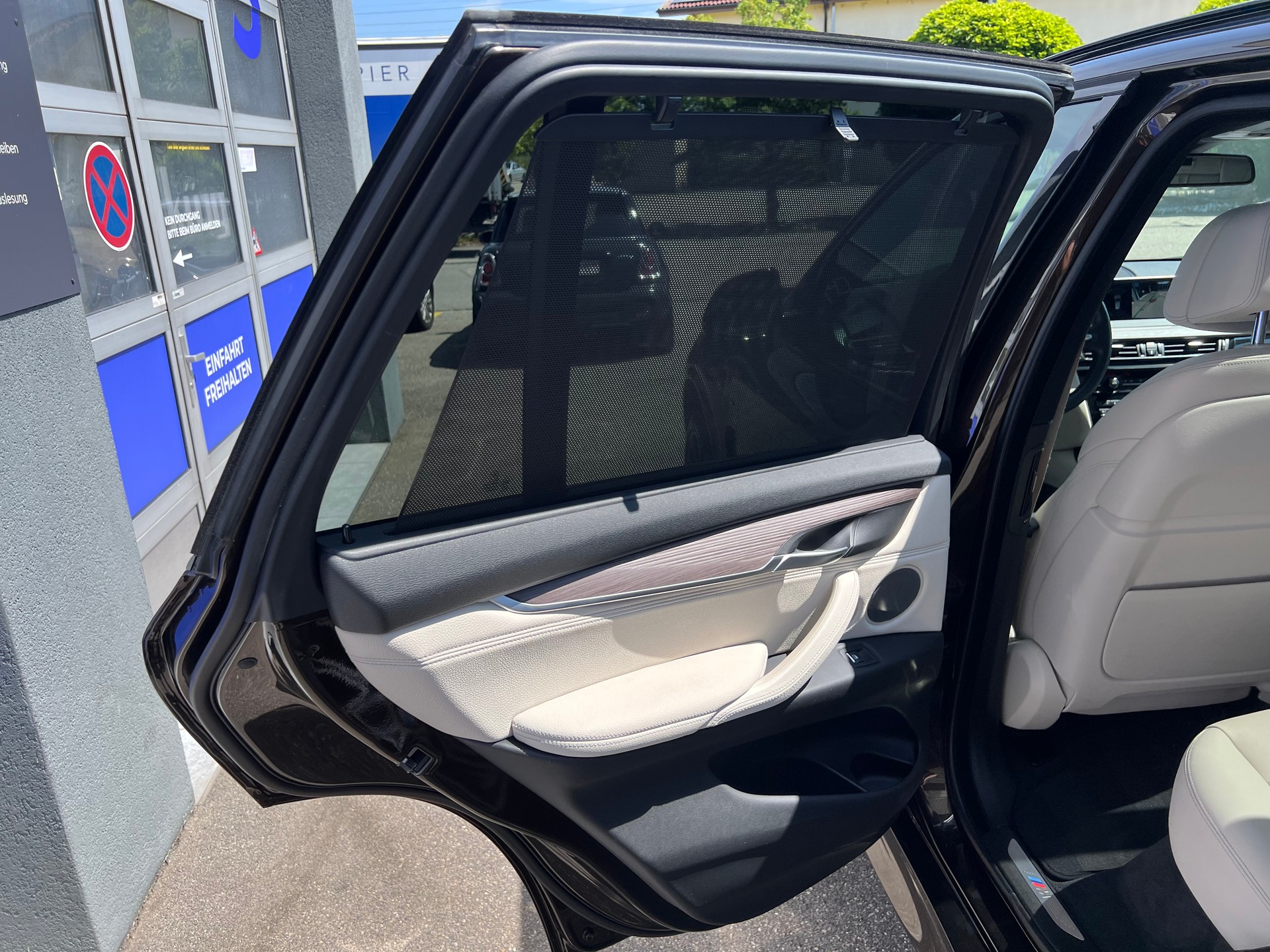 BMW X5 30d xDrive SAG * M Paket * 1. Hand * AHK 3.5T *-image-11
