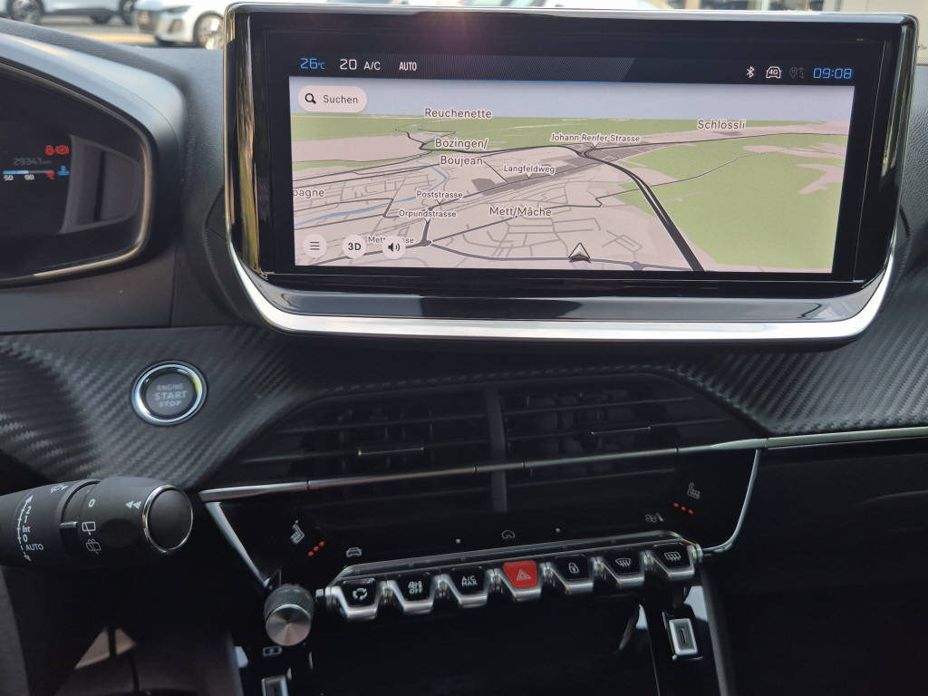 PEUGEOT 2008 1.2 PureTech 130 Allure-image-8