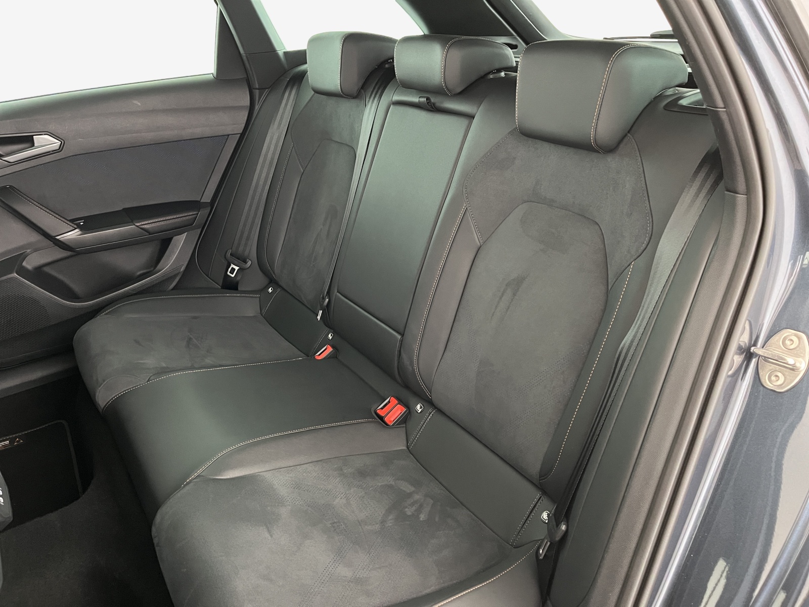 CUPRA LEON ST 1.5 e-HYBRID pHEV VZ DSG-image-12
