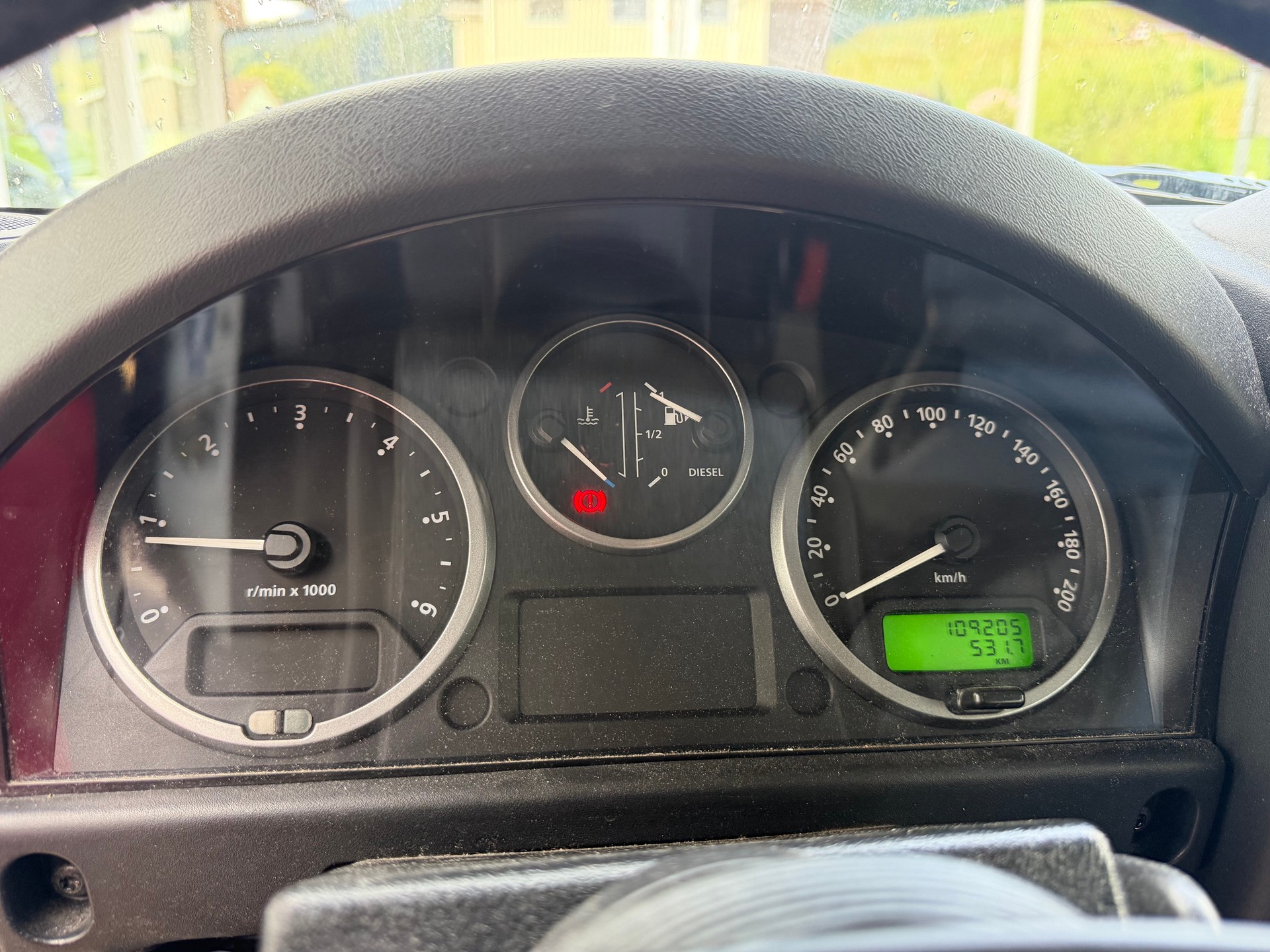 LAND ROVER Defender 90 SW 2.4Tdc-image-9