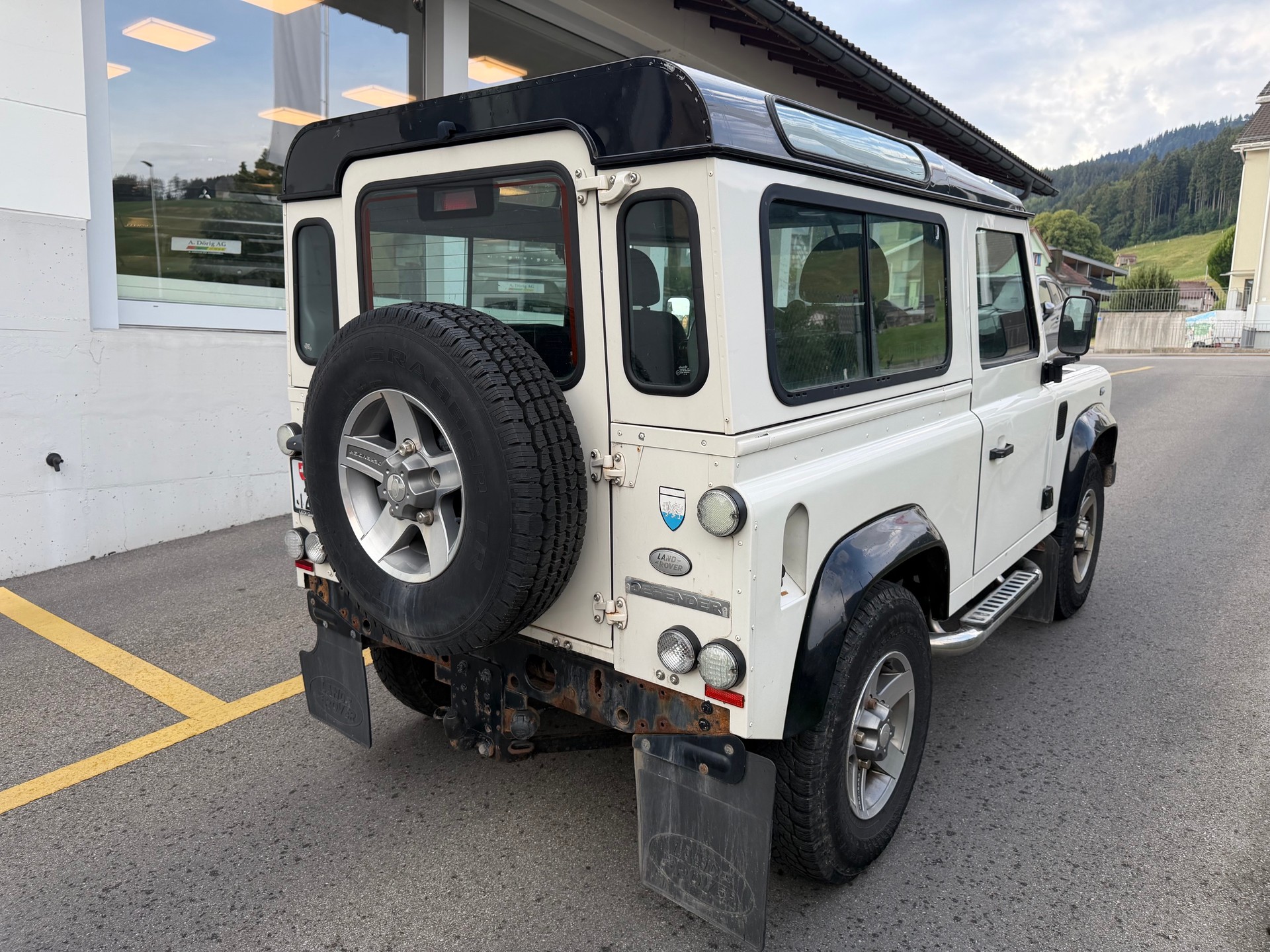 LAND ROVER Defender 90 SW 2.4Tdc-image-3