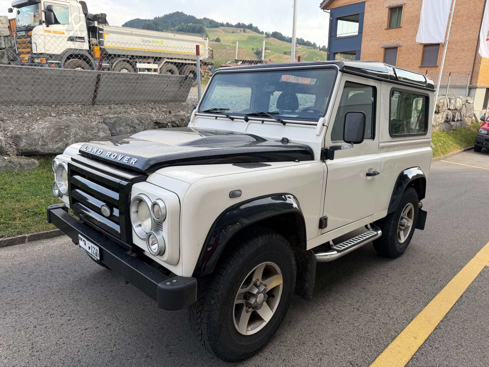 LAND ROVER Defender 90 SW 2.4Tdc-image-0