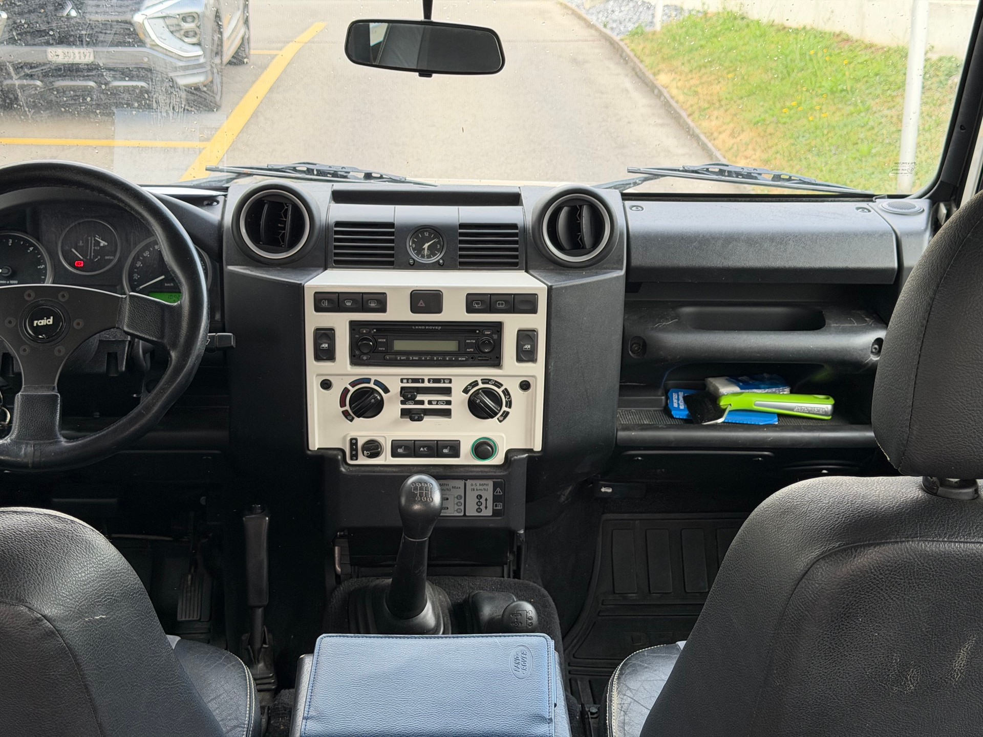 LAND ROVER Defender 90 SW 2.4Tdc-image-7