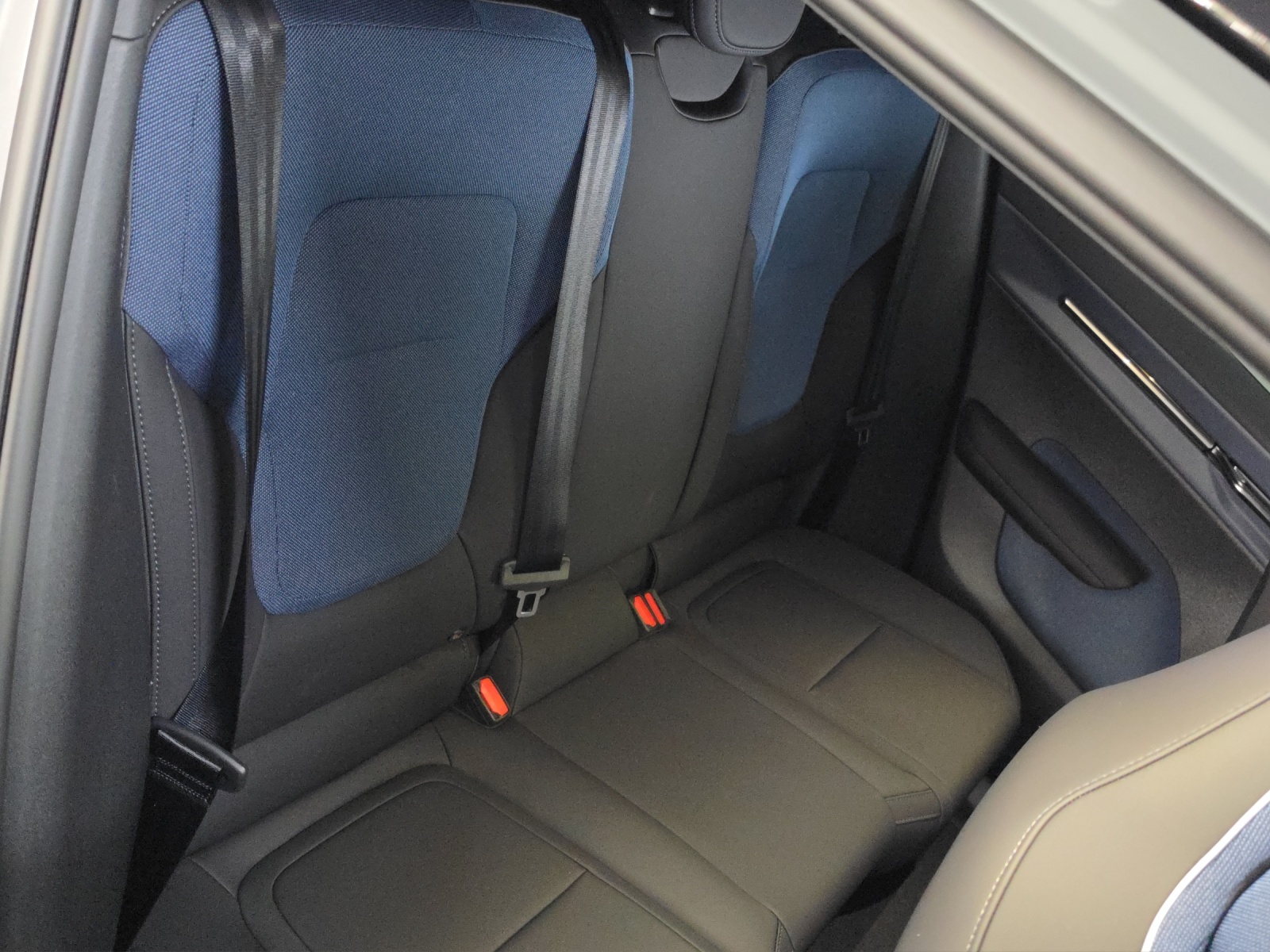 Image VOLVO EX-30 EX30 Cross Country P8 69 kWh AWD Plus