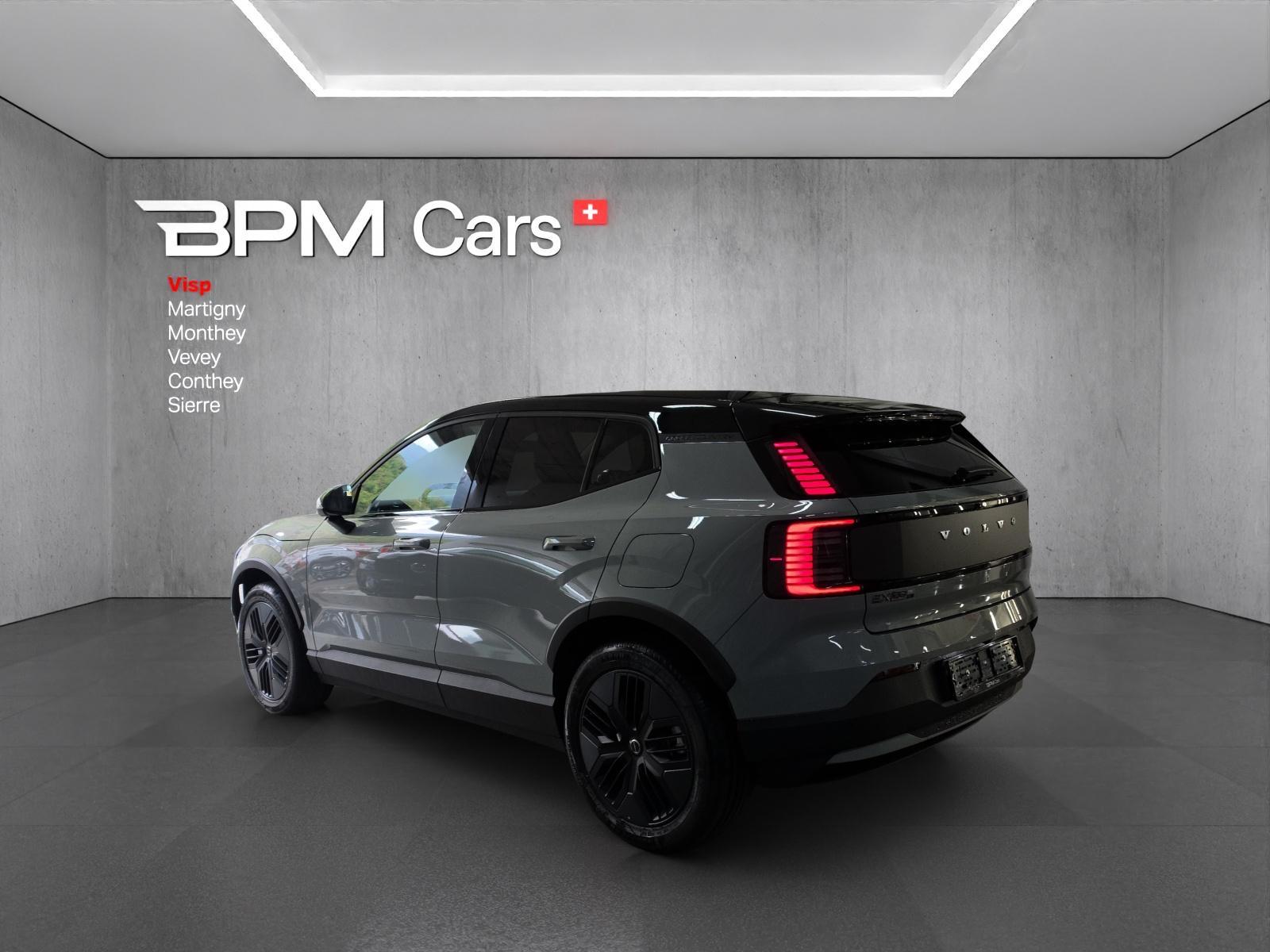 VOLVO EX30 Cross Country P8 69 kWh AWD Plus-image-2